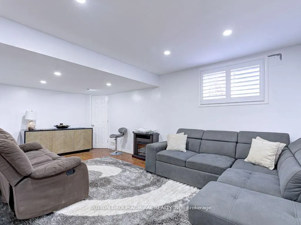31 Palacebeach Trail