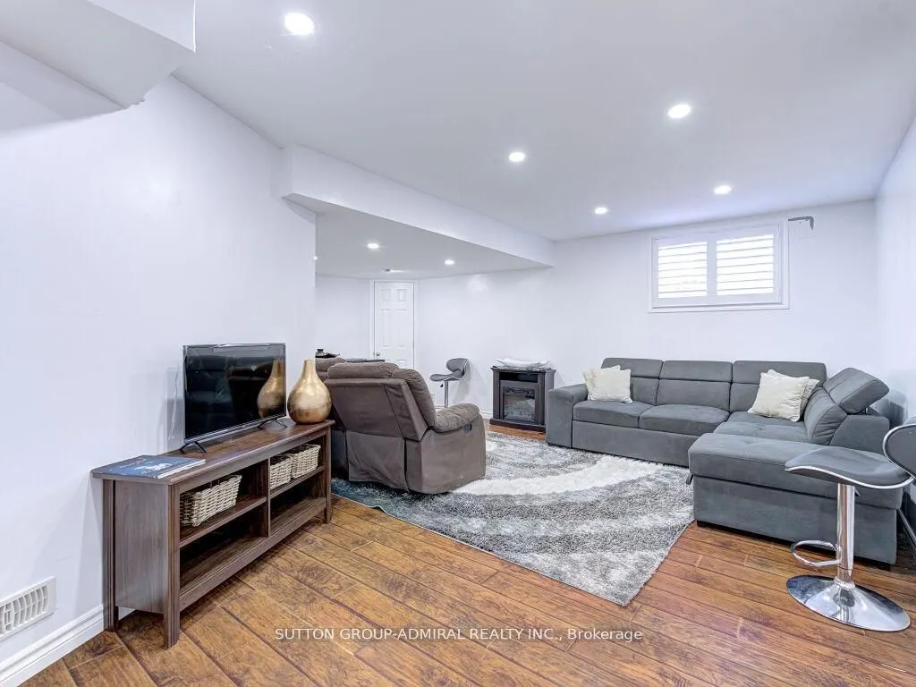 31 Palacebeach Trail