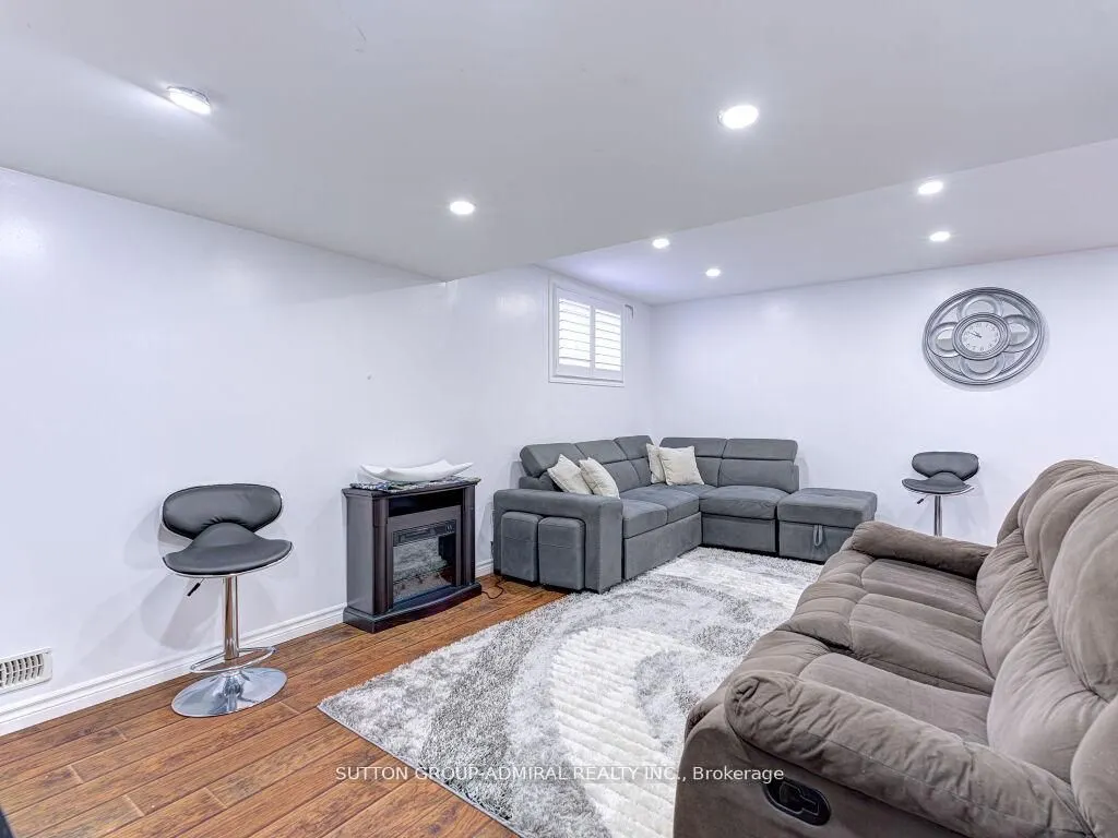 31 Palacebeach Trail