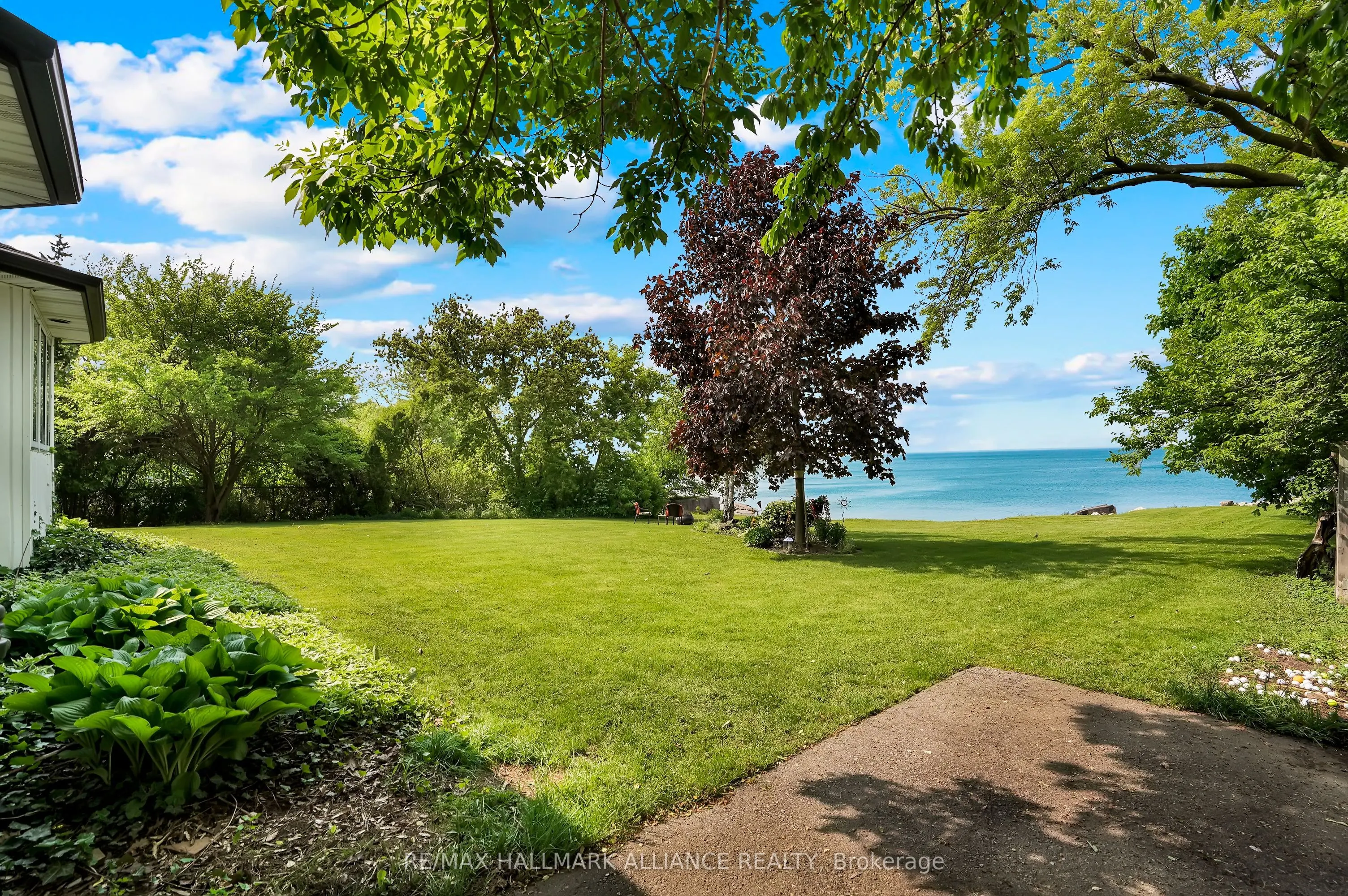 39 Lakeview Drive