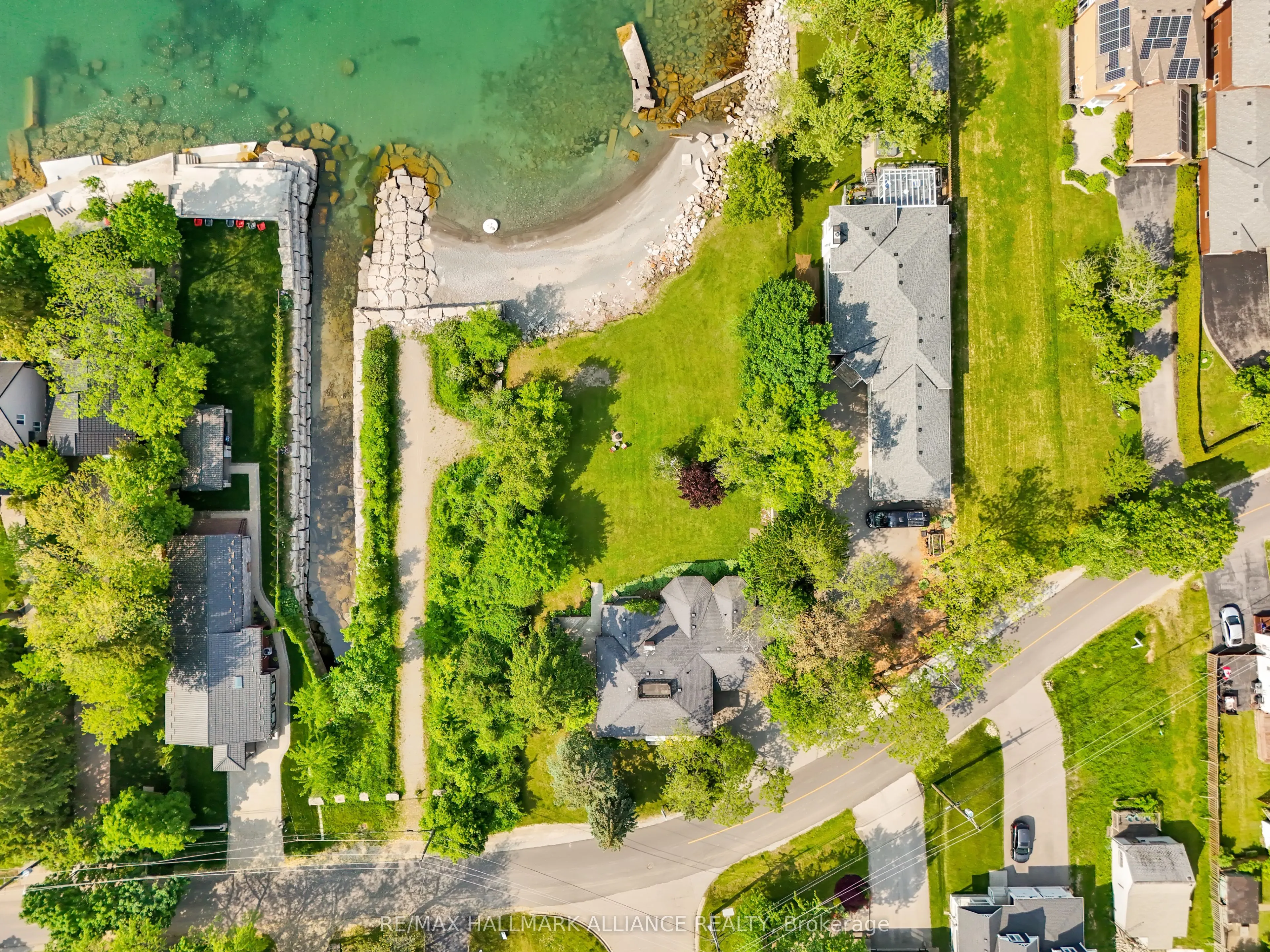 39 Lakeview Drive