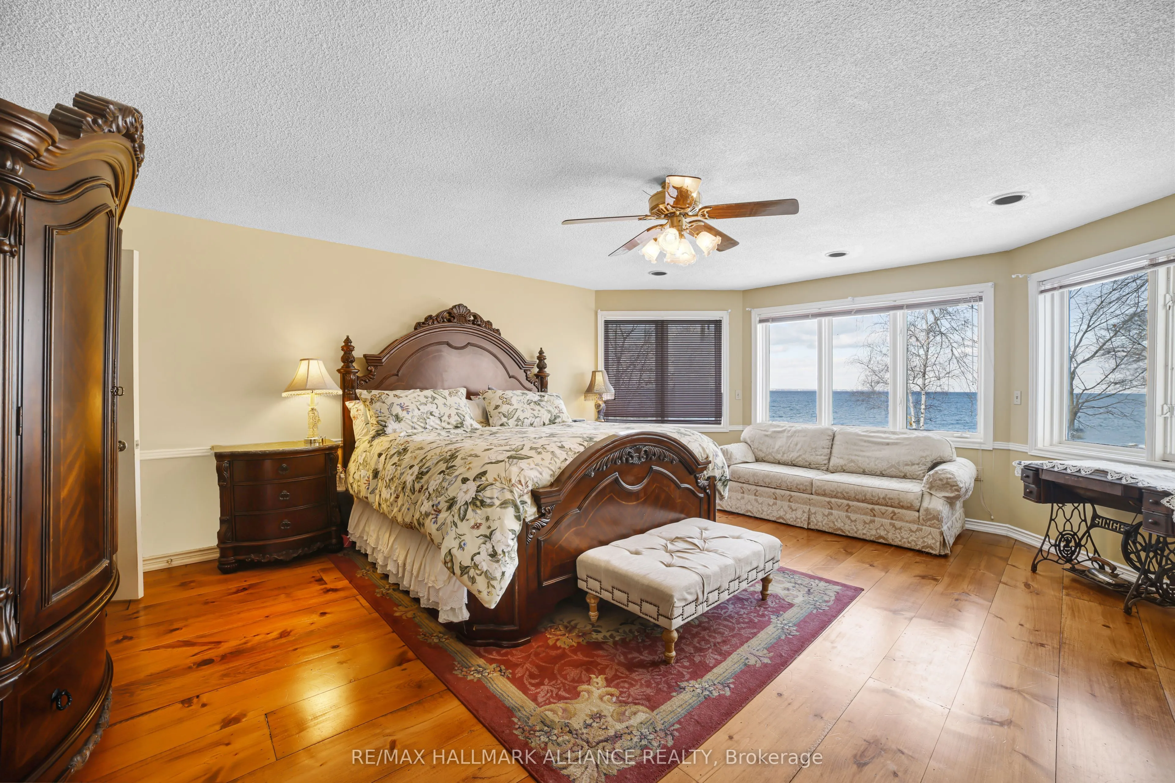 39 Lakeview Drive