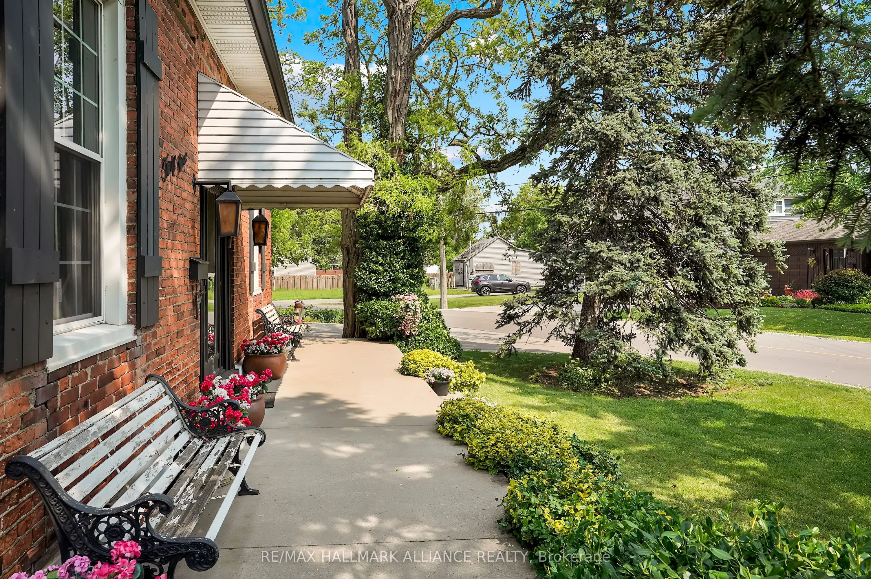 39 Lakeview Drive