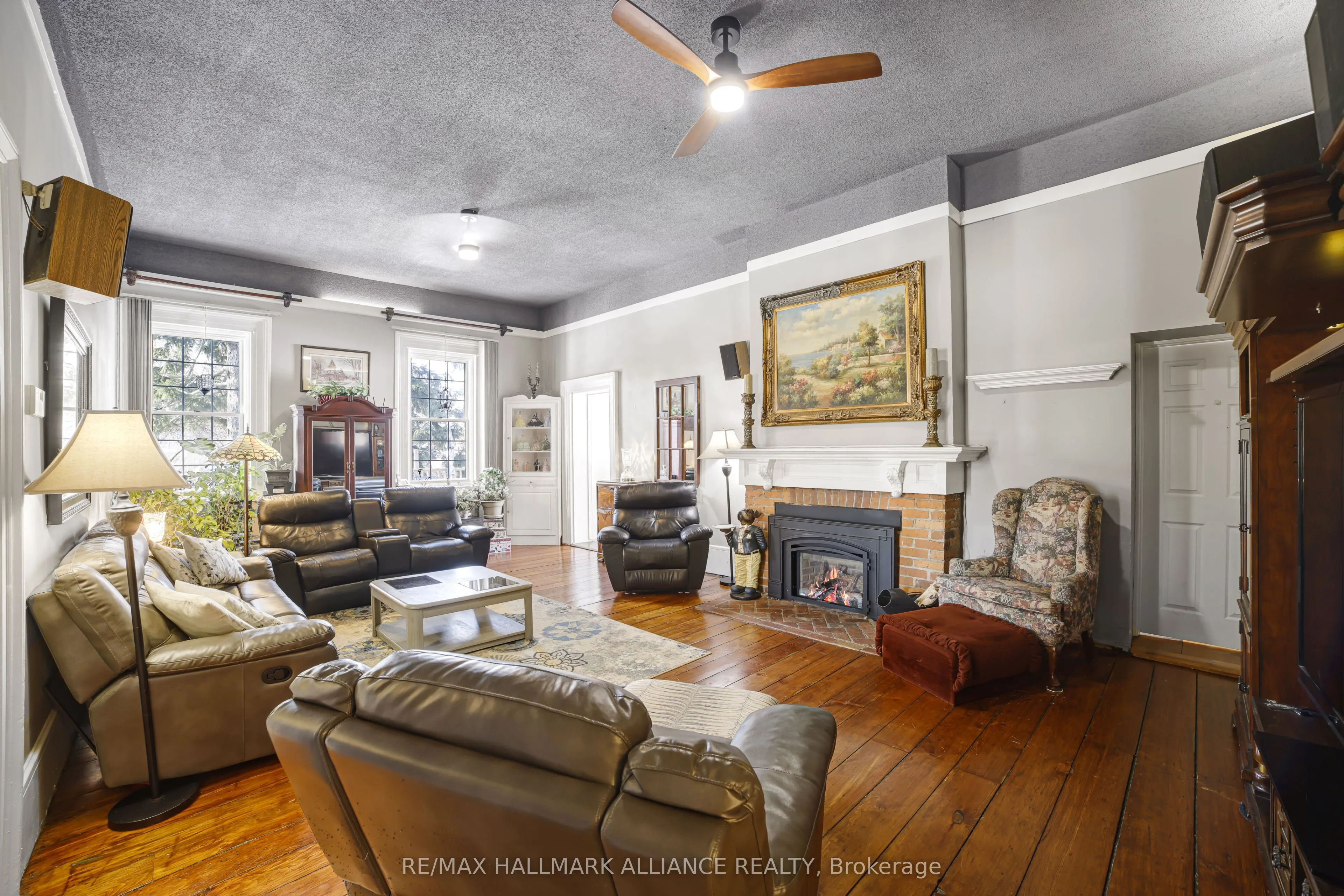 39 Lakeview Drive