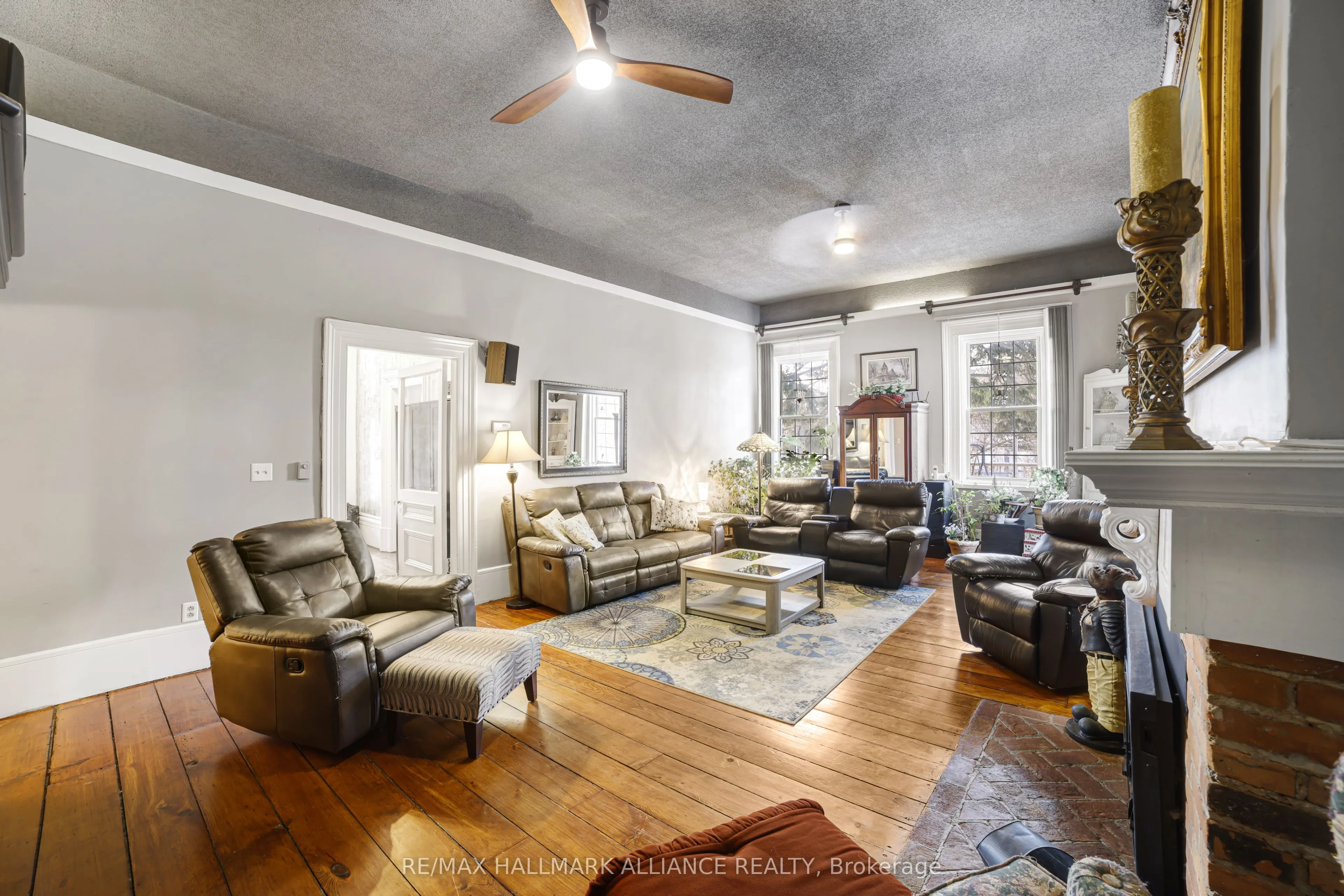 39 Lakeview Drive