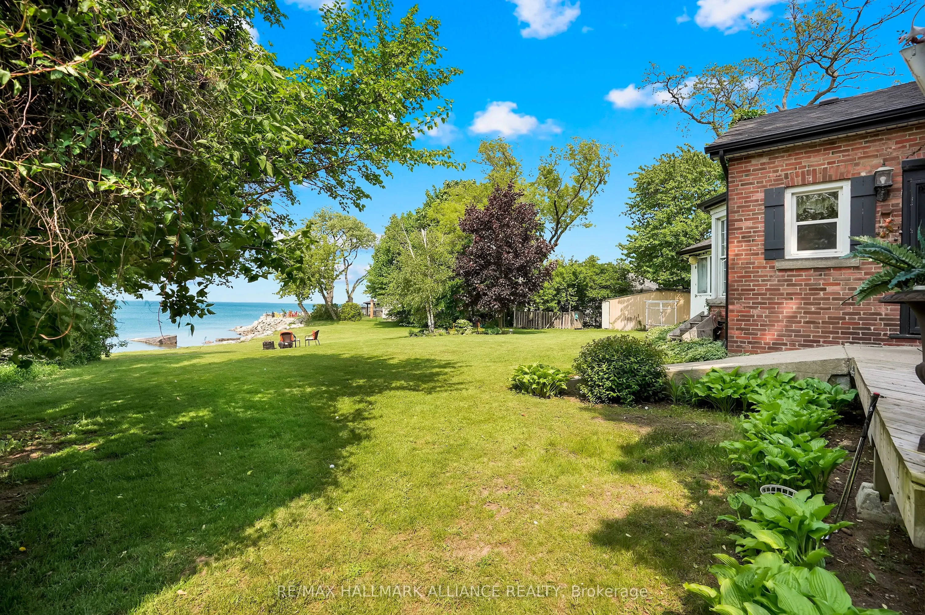39 Lakeview Drive