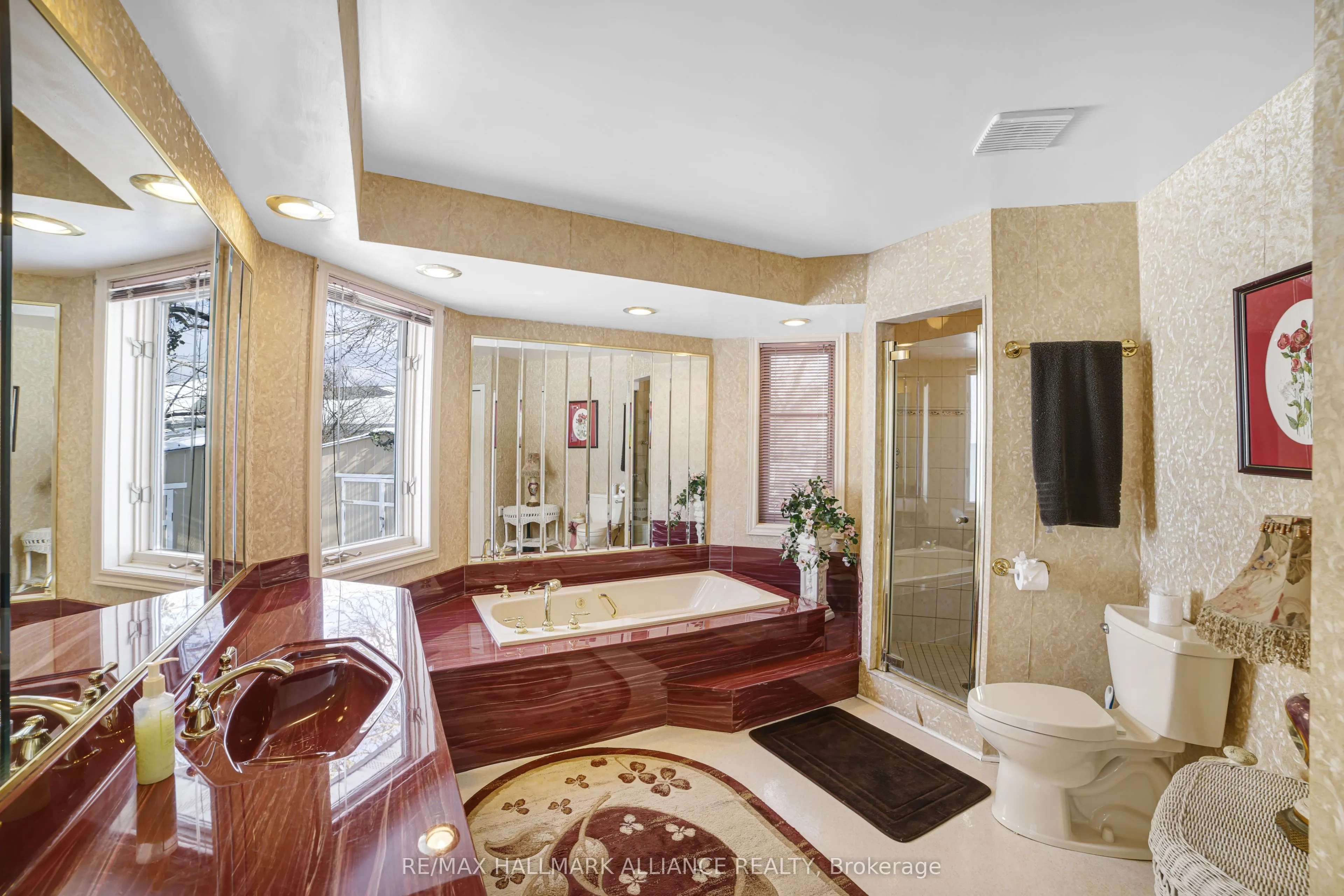 39 Lakeview Drive