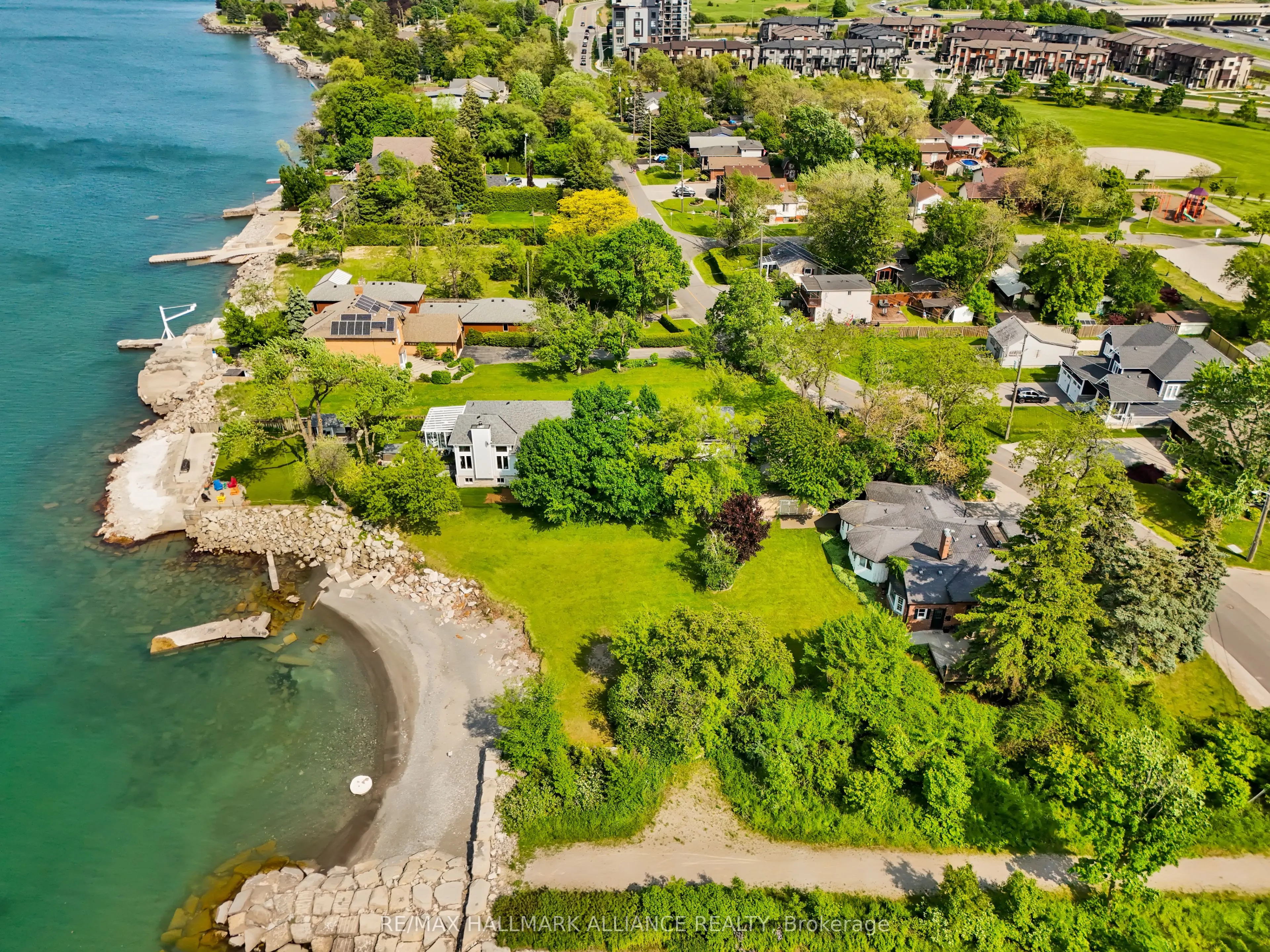 39 Lakeview Drive