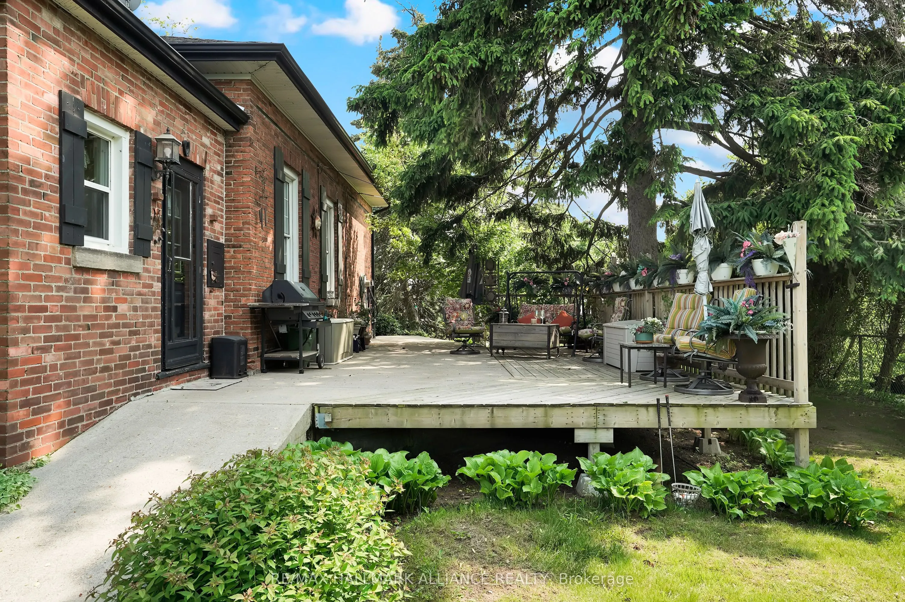 39 Lakeview Drive
