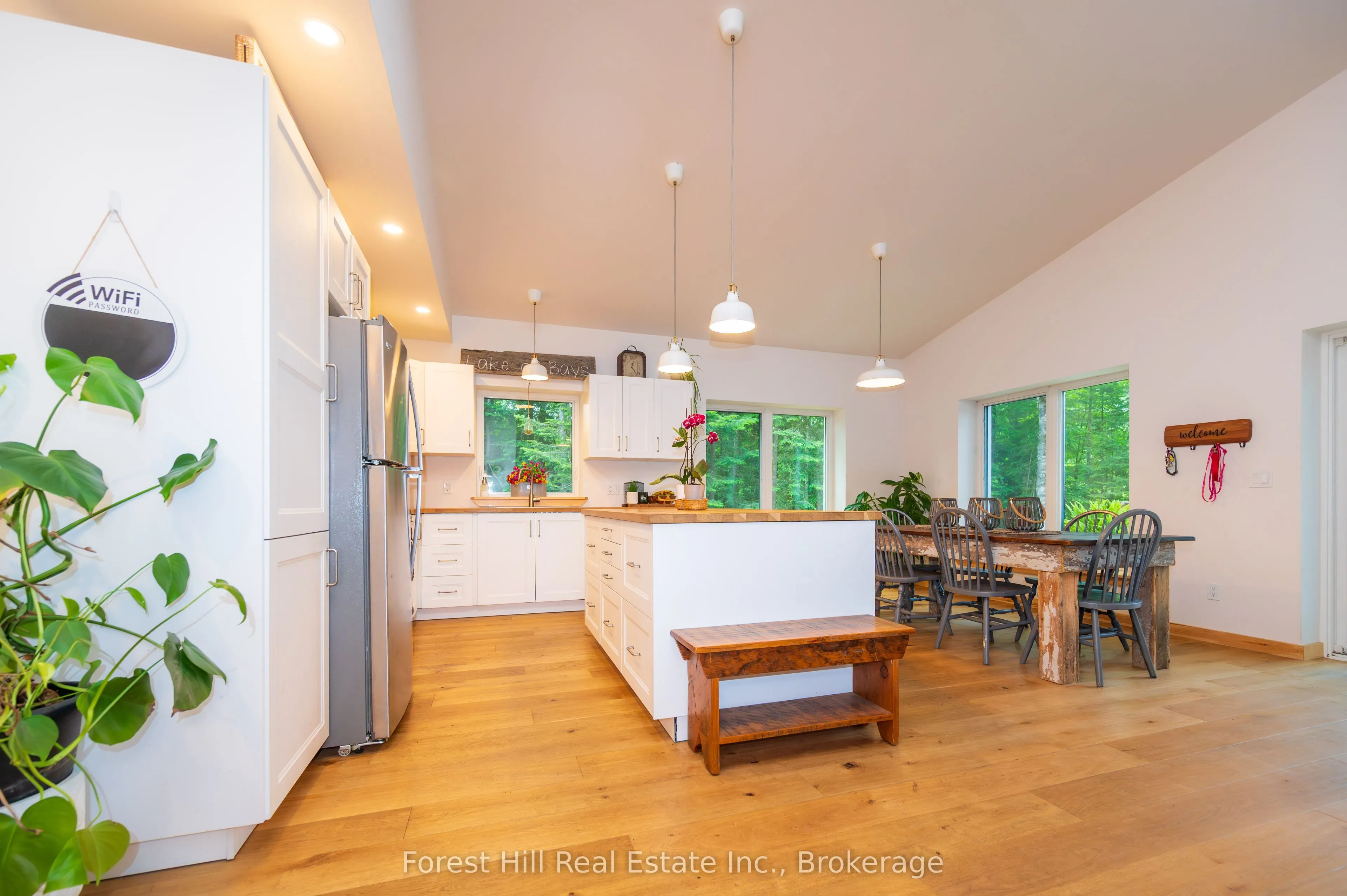 2776 MUSKOKA RD 117 Road S