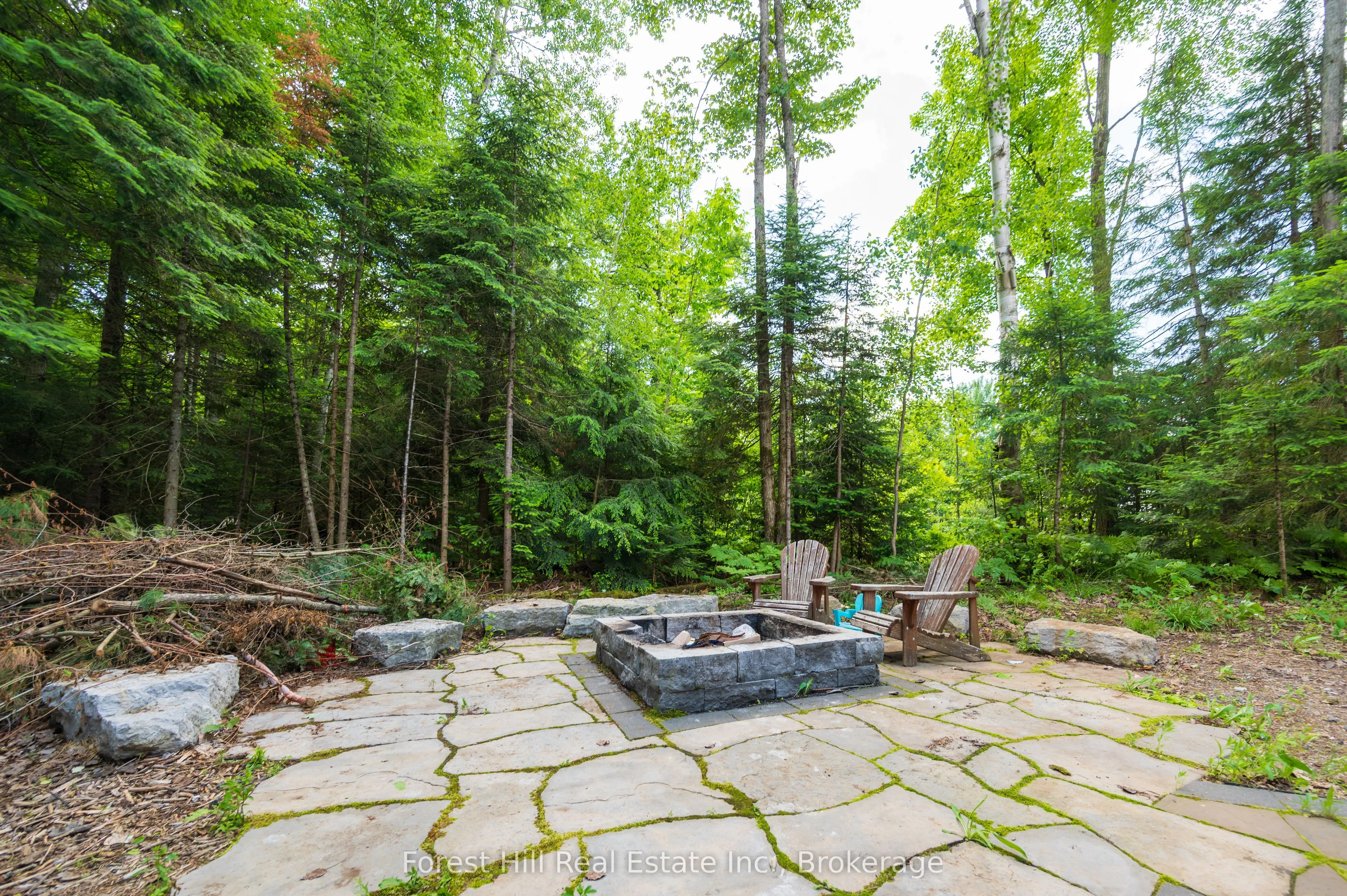 2776 MUSKOKA RD 117 Road S
