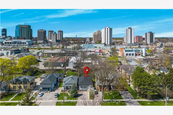368 Simcoe Street
