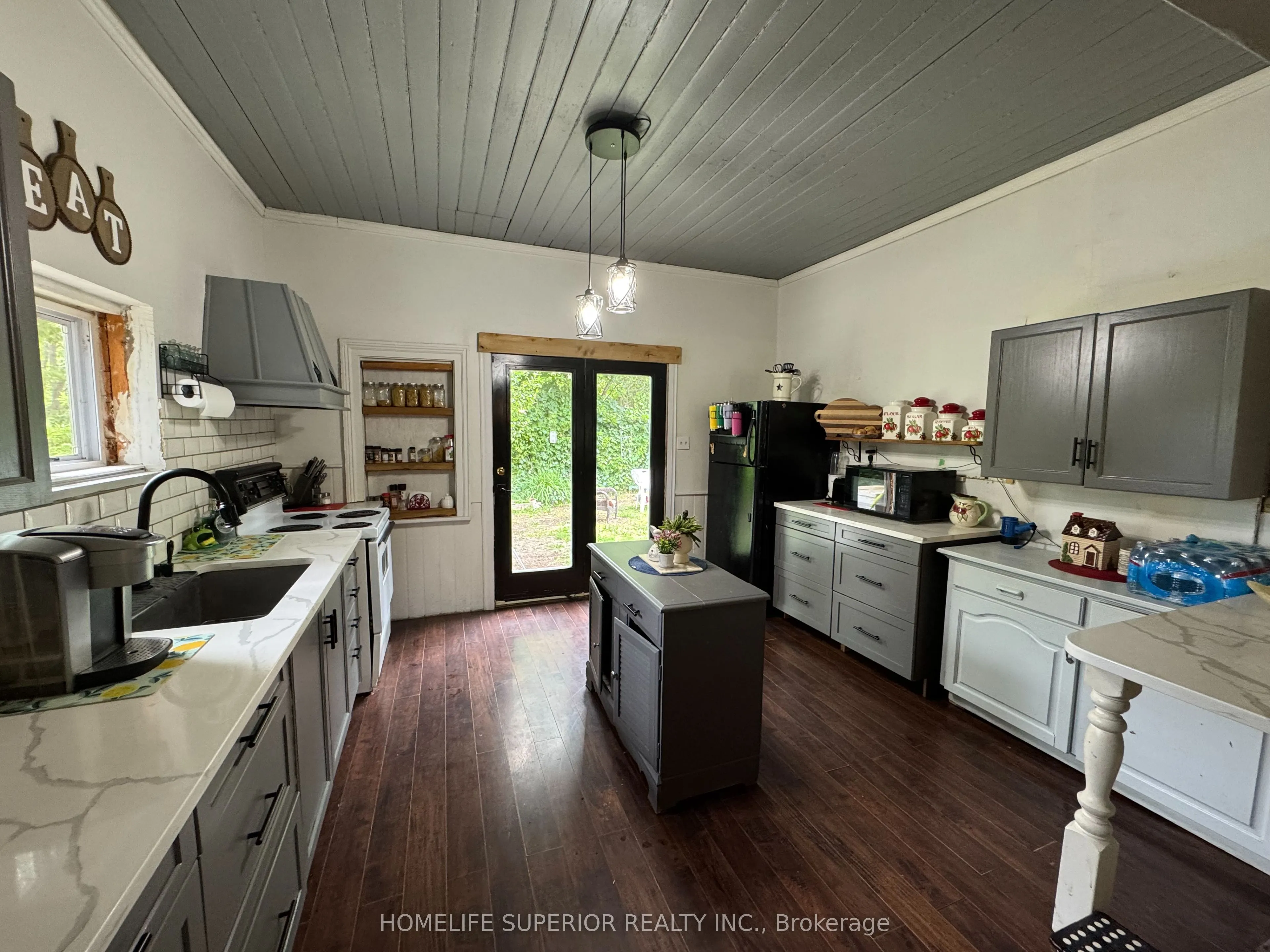 5404 Stirling Marmora Road