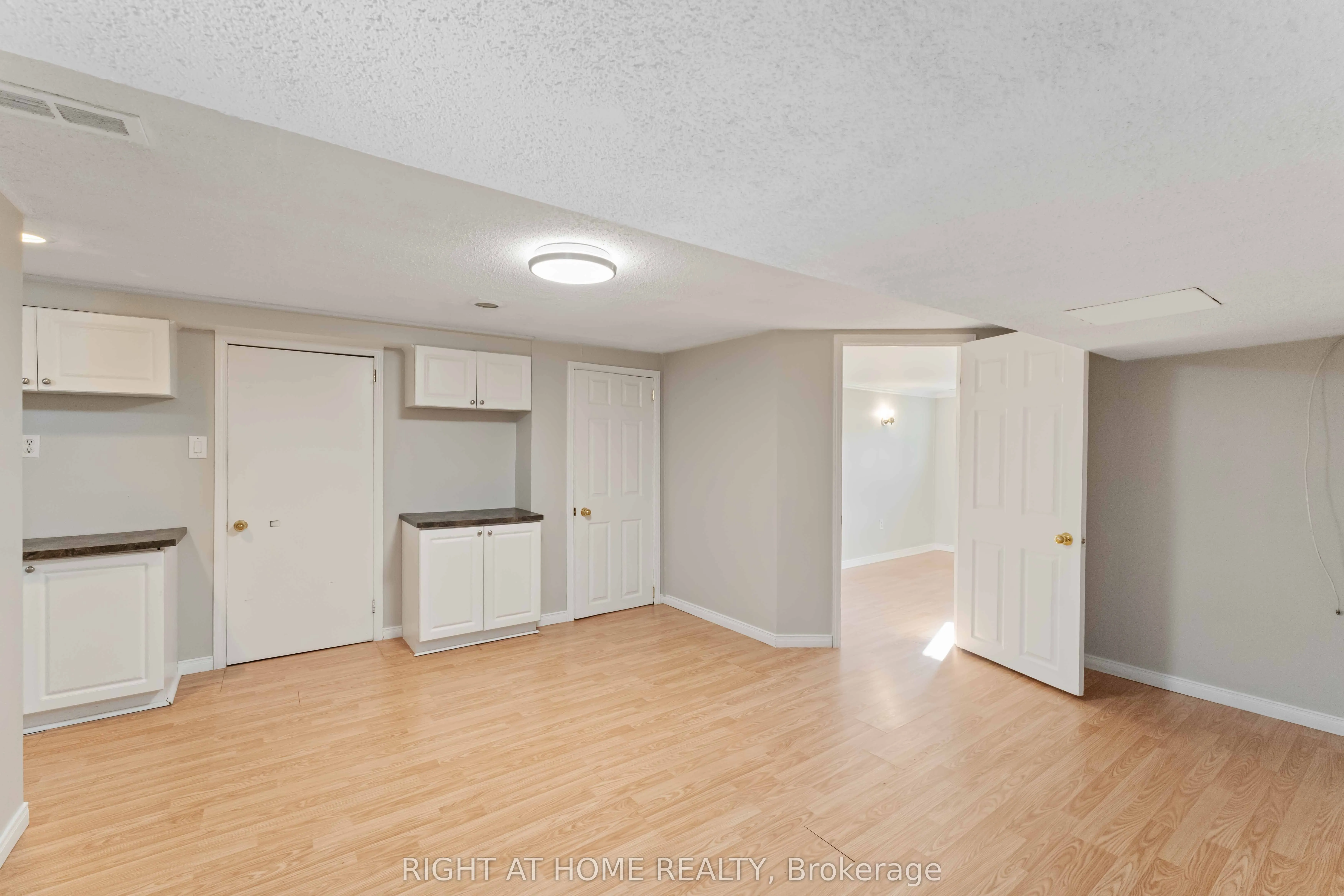 599 Donald Street
