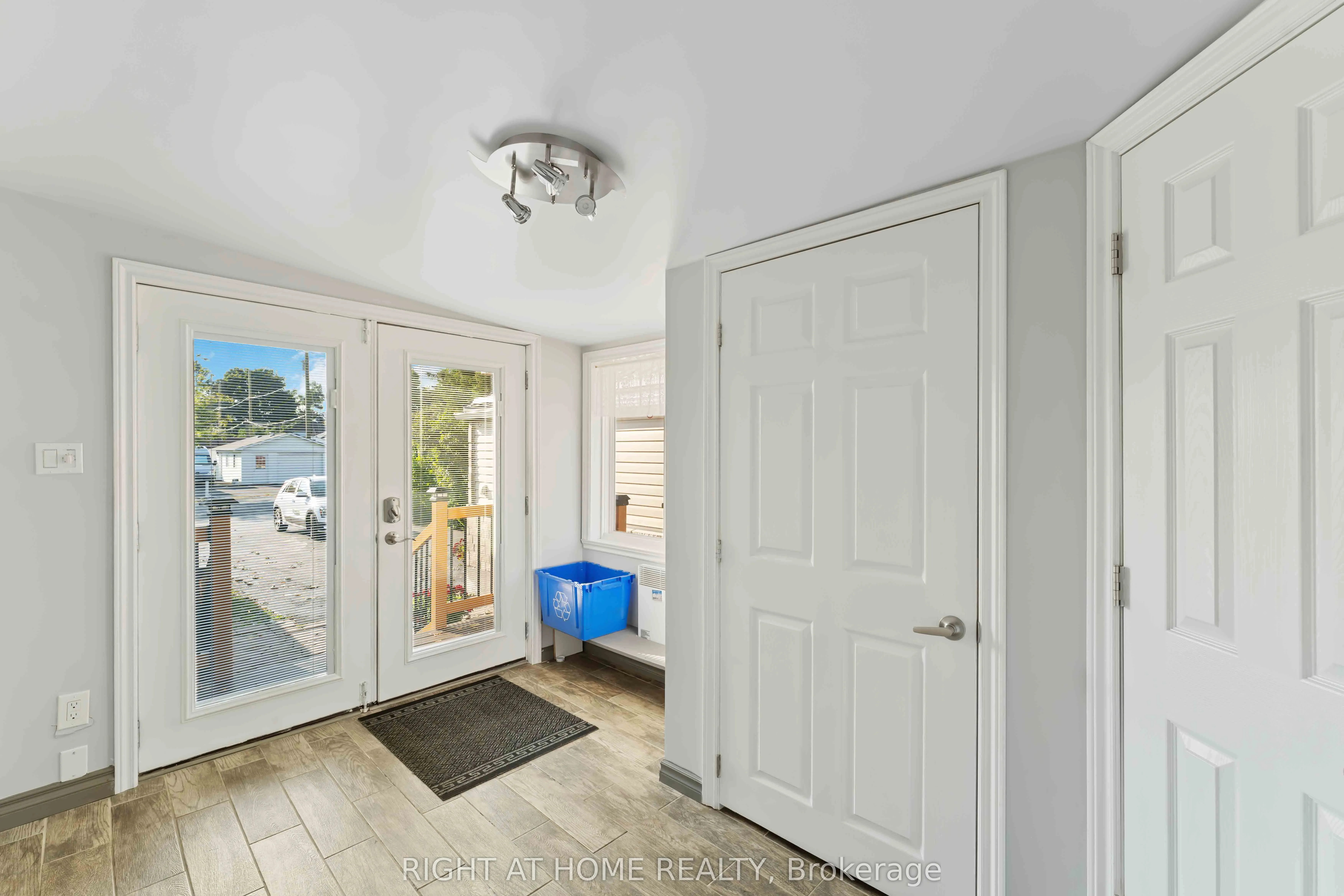 599 Donald Street