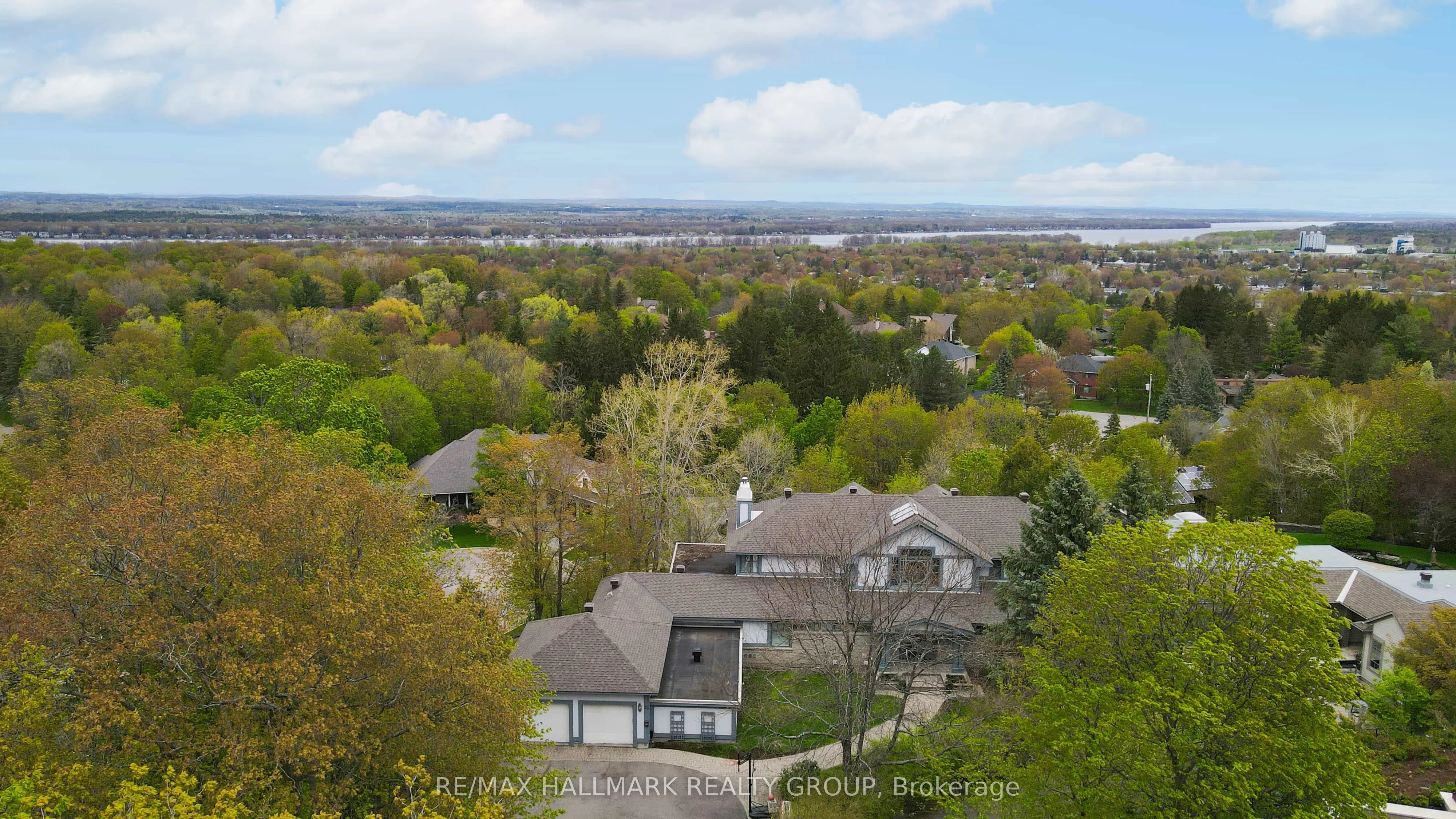 23 DAVIDSON Drive