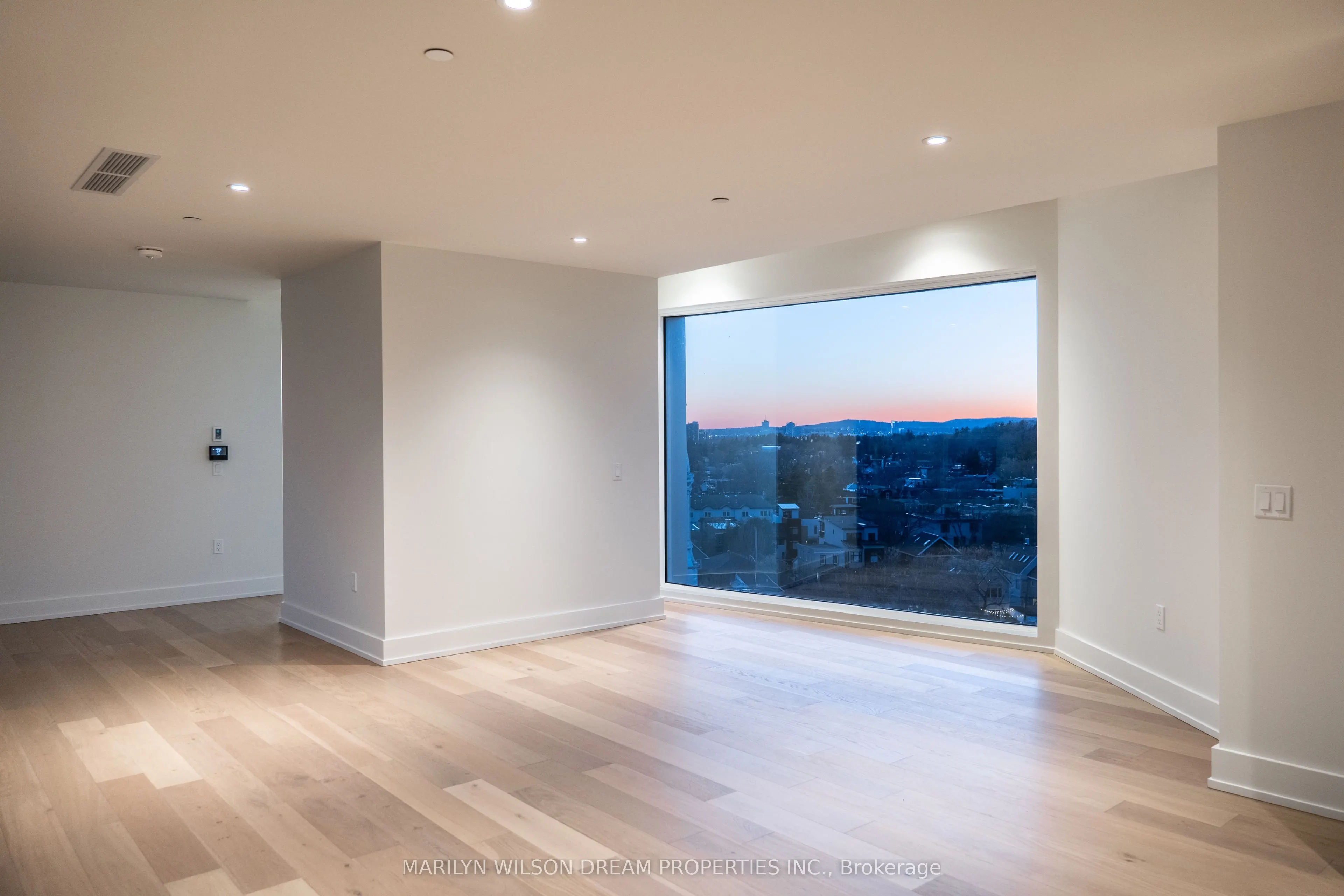 135 Barrette Street, #PH3