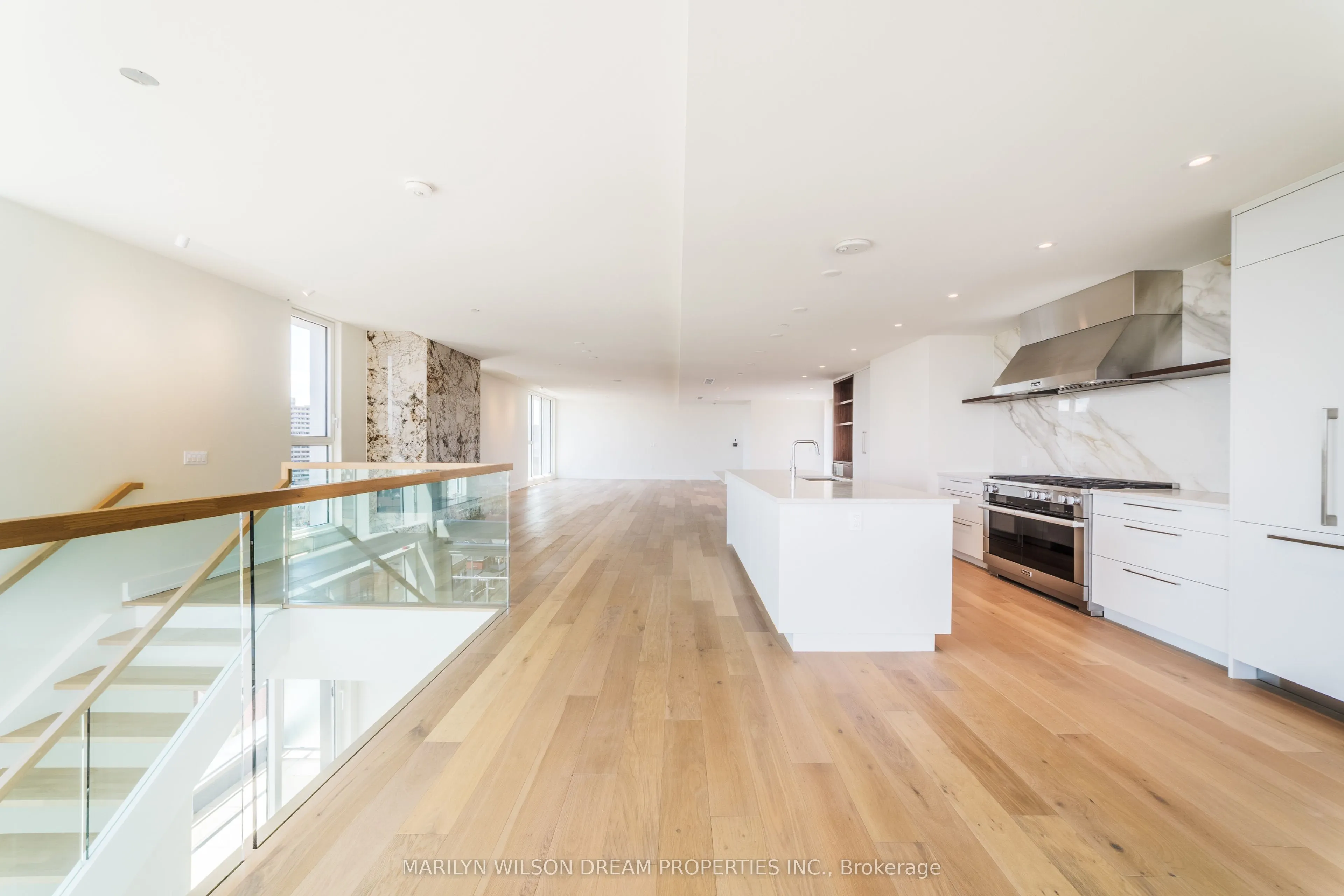 135 Barrette Street, #PH3