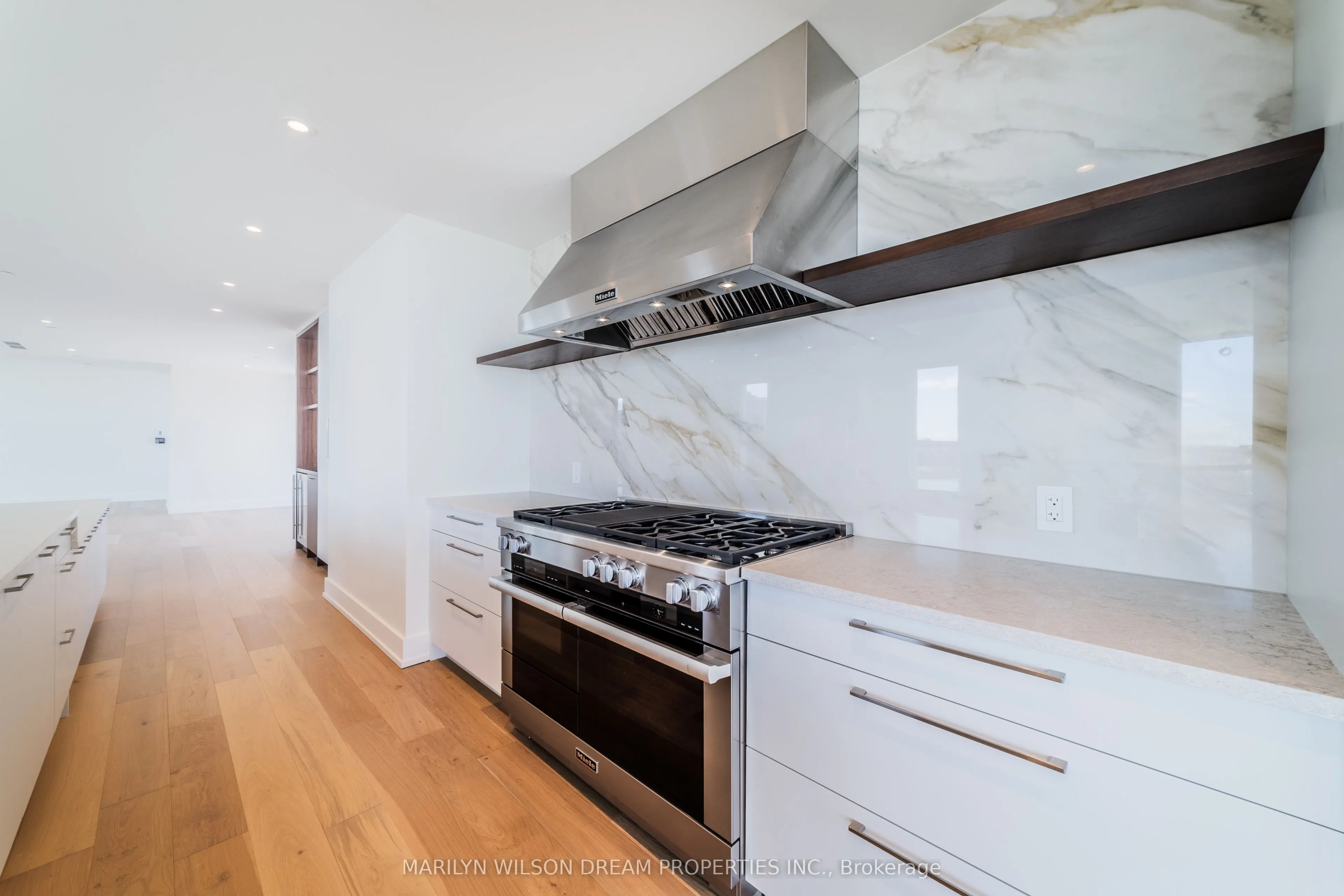 135 Barrette Street, #PH3