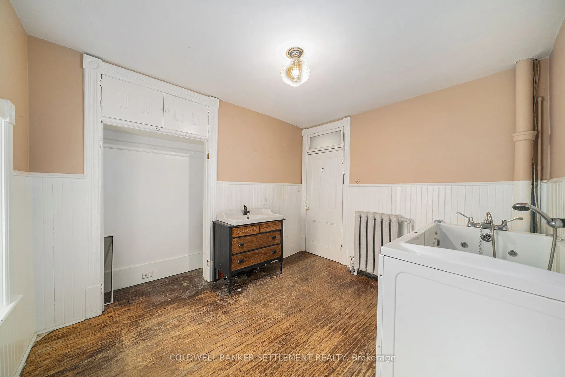 3 Drummond Street E