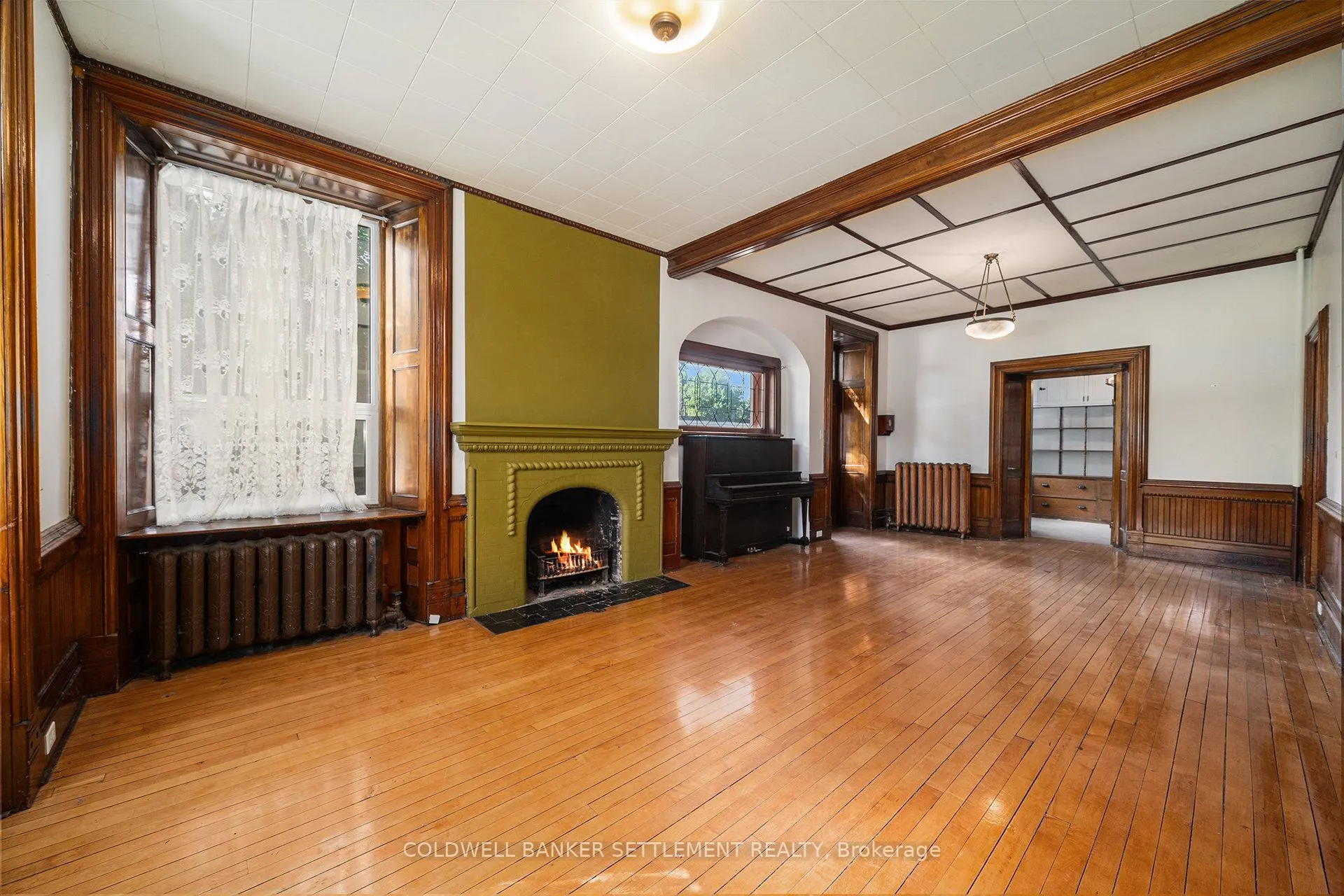 3 Drummond Street E