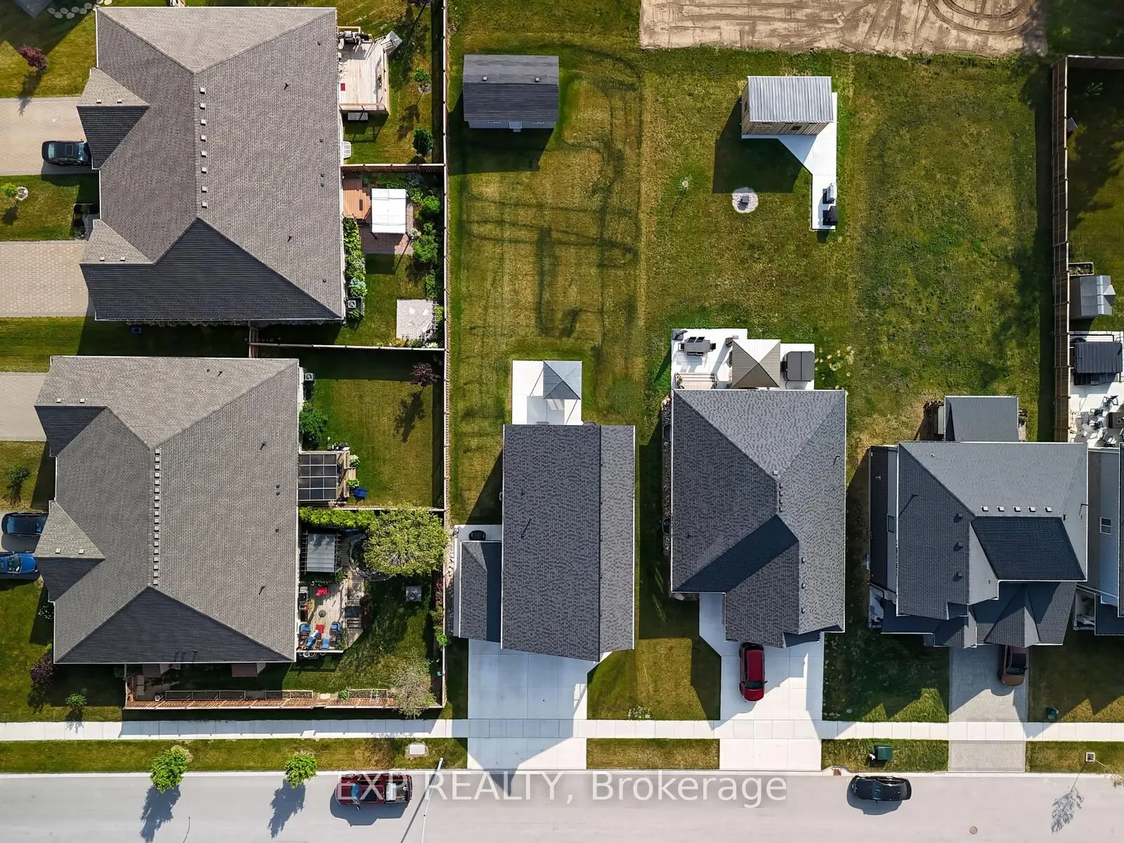 84 Thames Springs Crescent