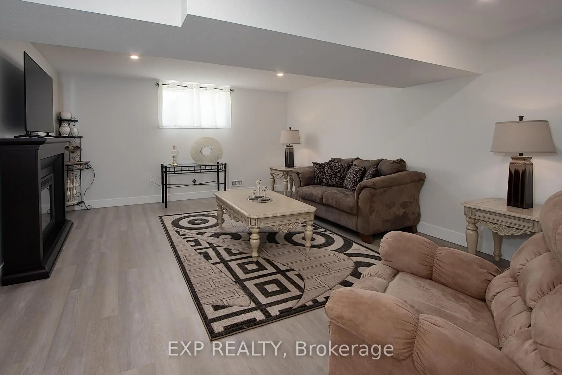 84 Thames Springs Crescent