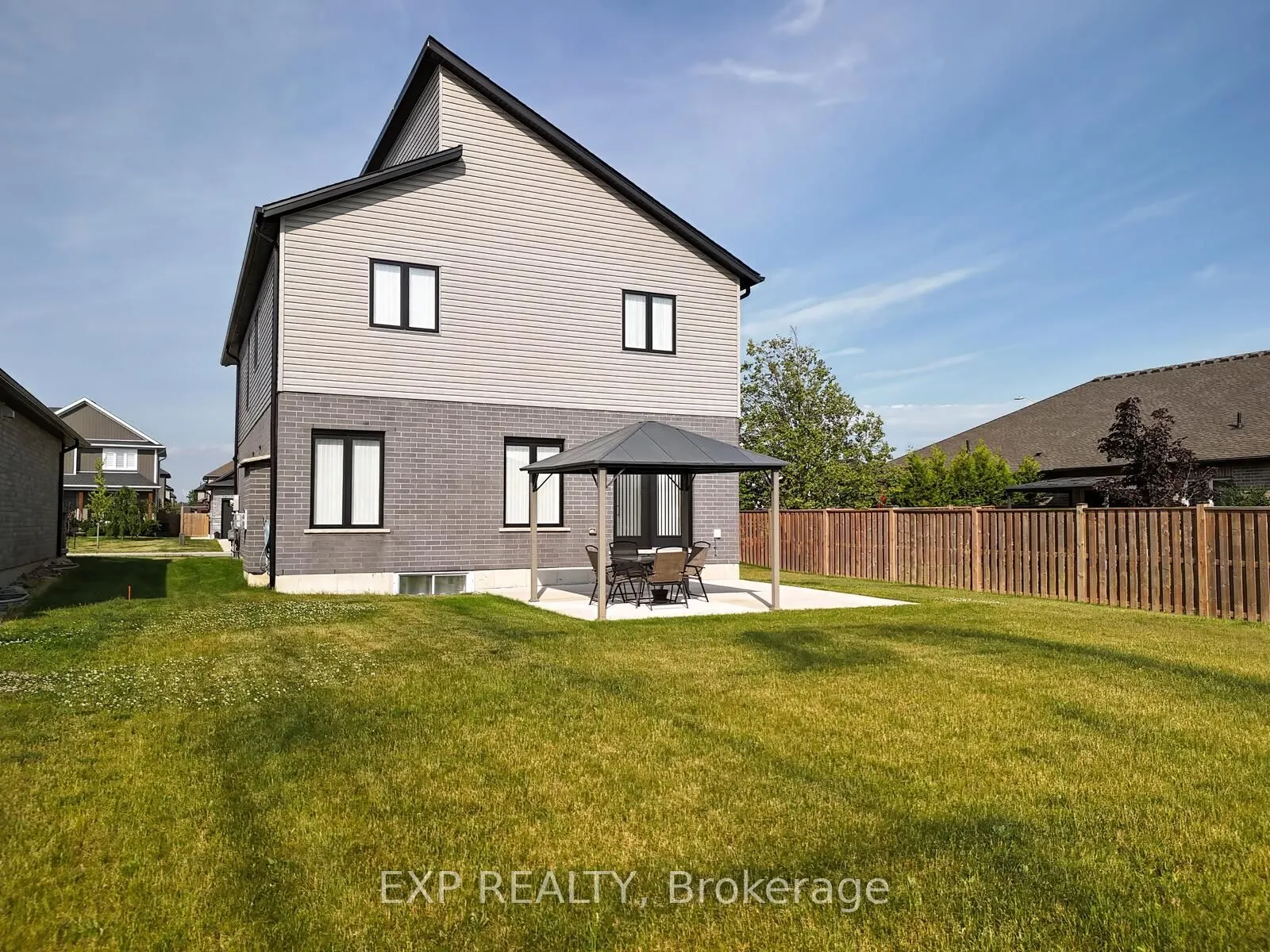 84 Thames Springs Crescent