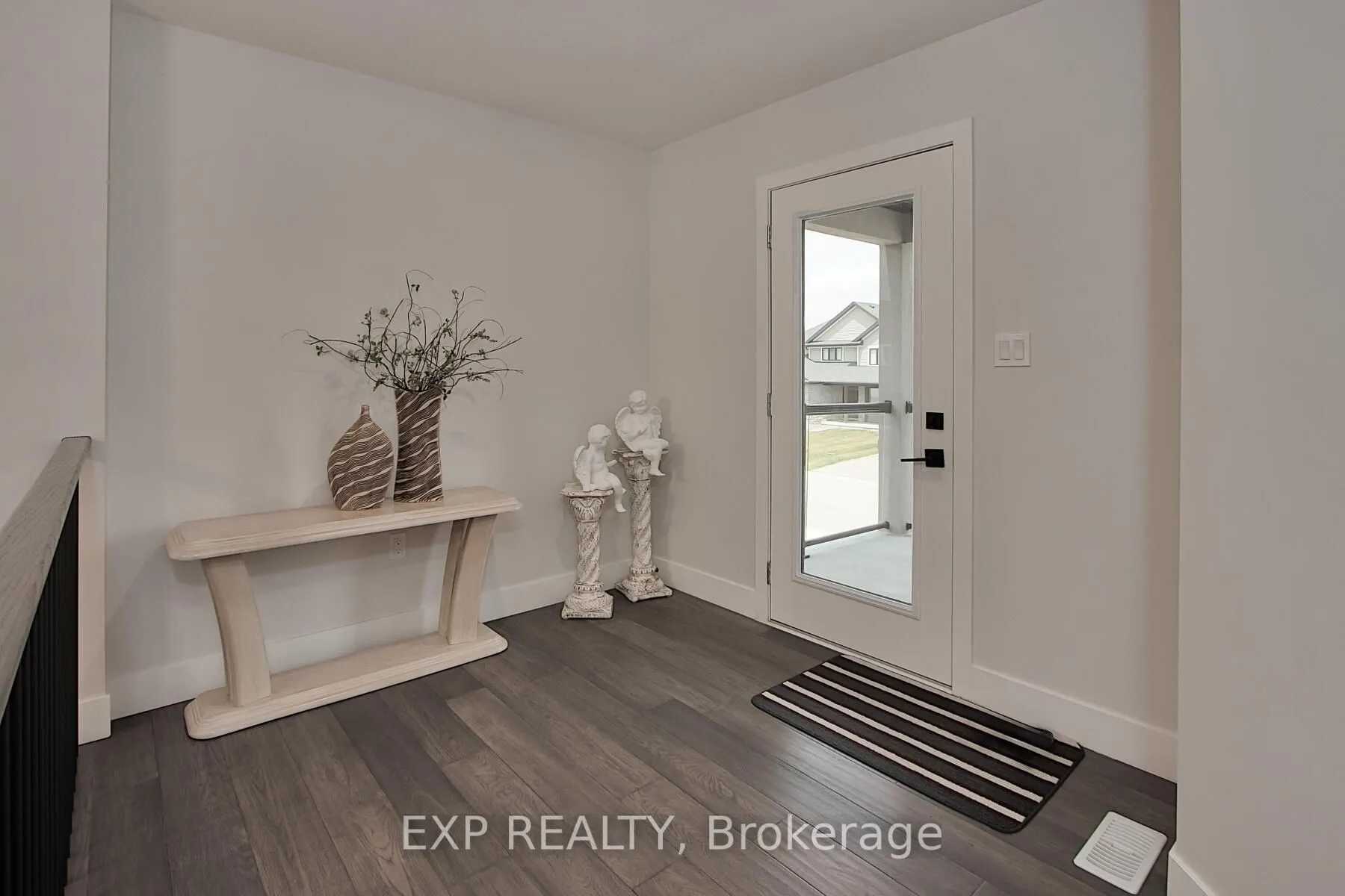 84 Thames Springs Crescent