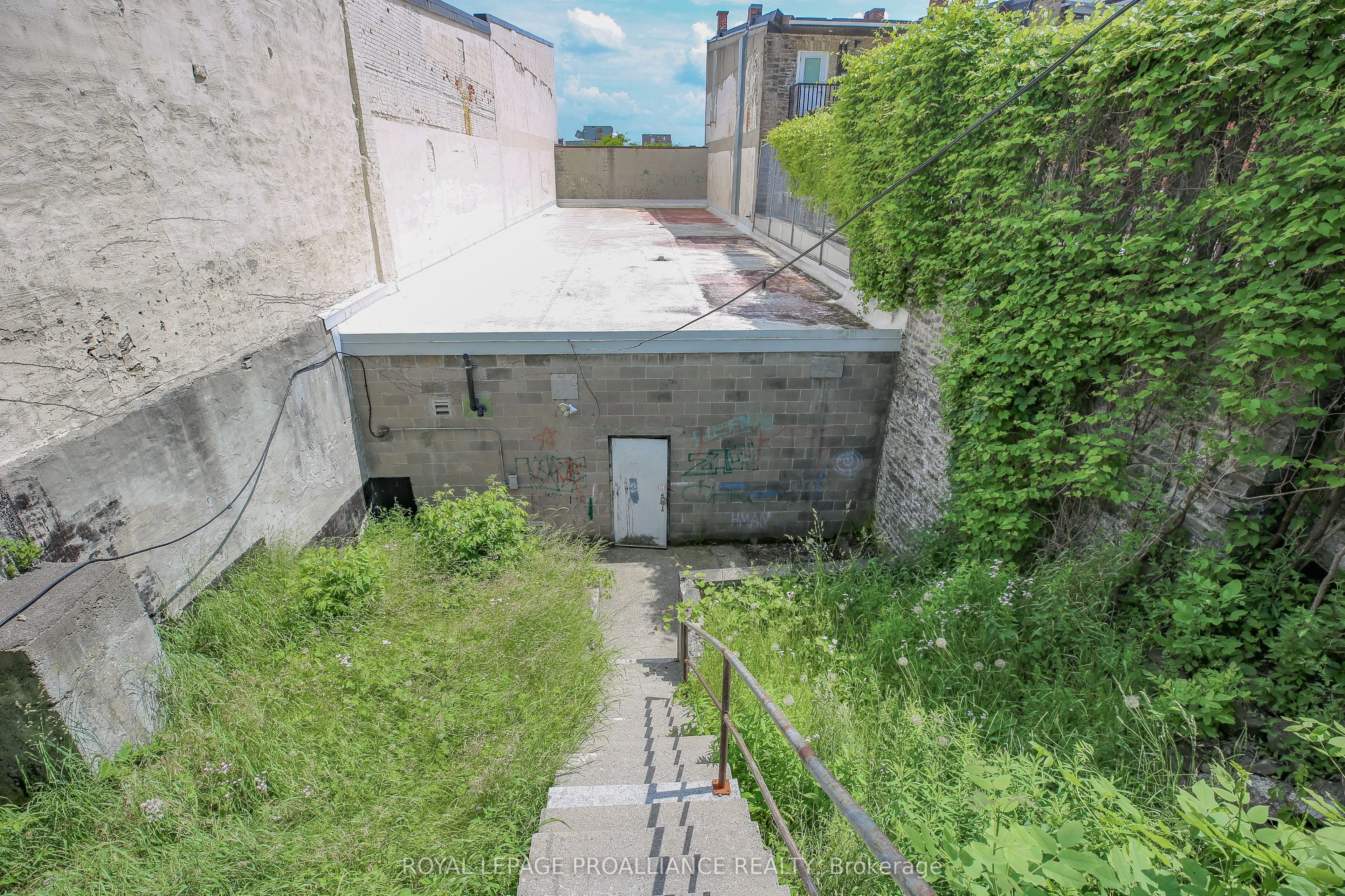 20 King Street W