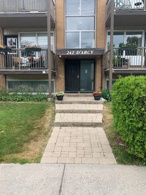 242 Darcy Street S, #11