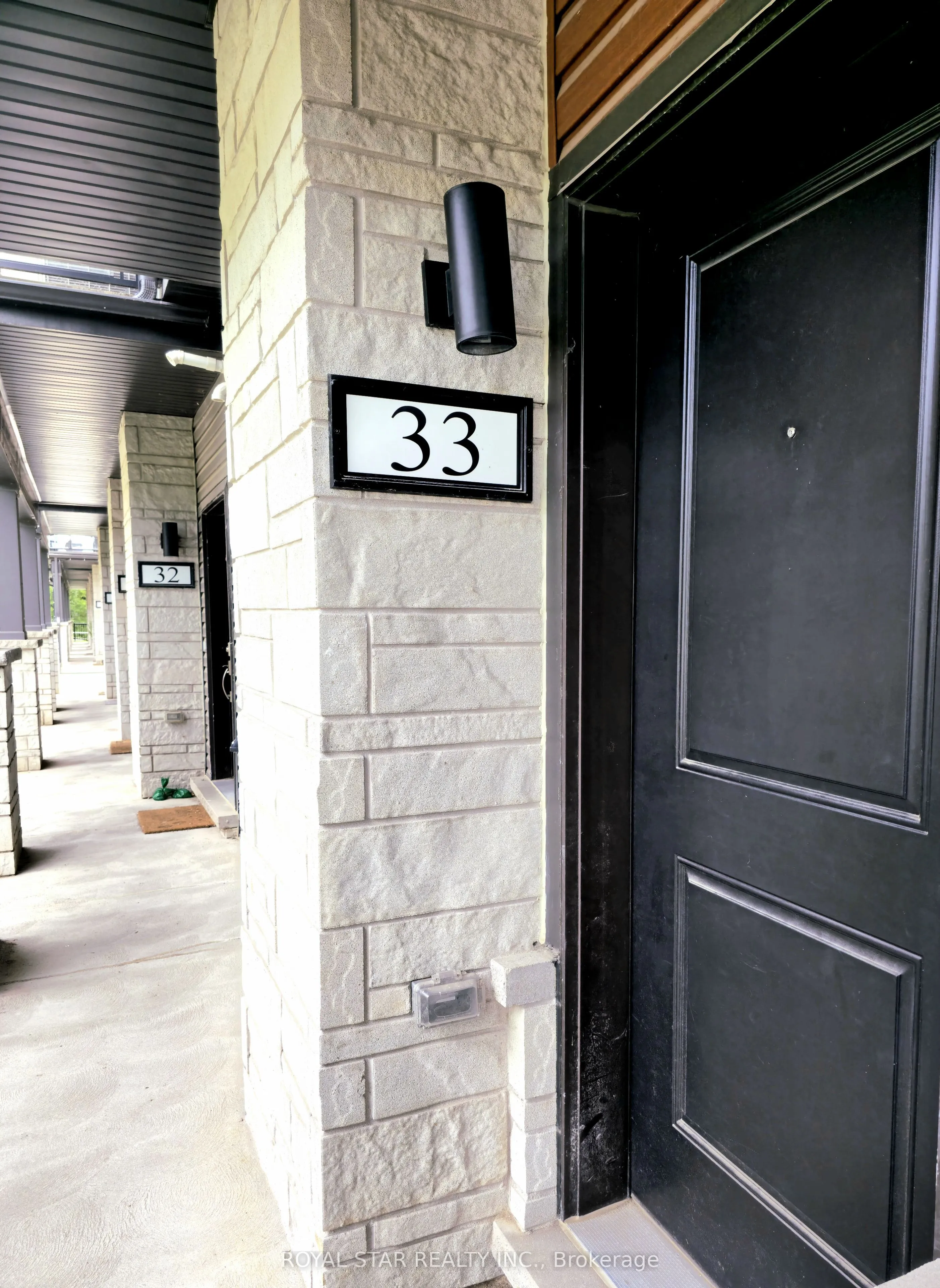 2 Willow Street, #33