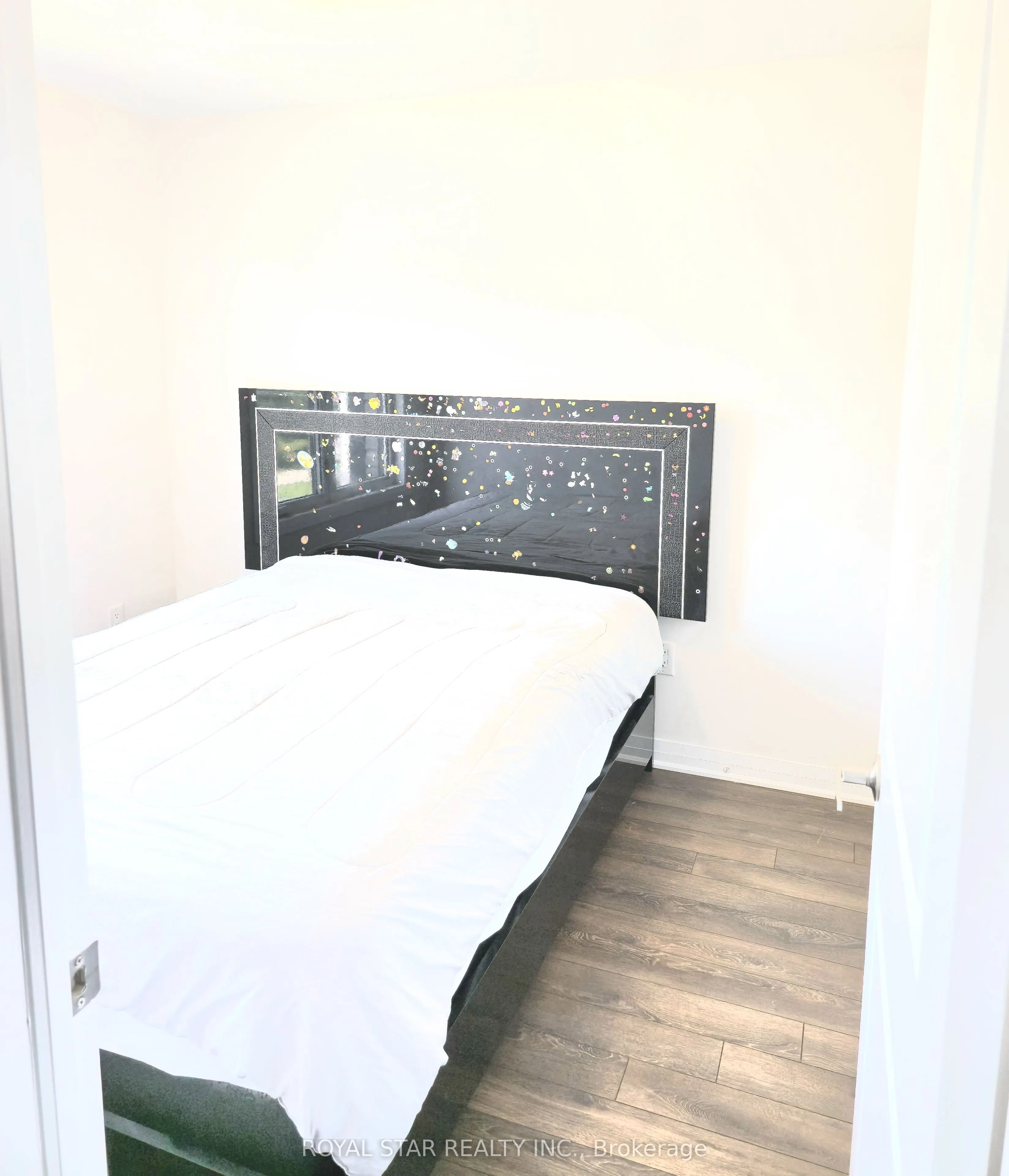 2 Willow Street, #33
