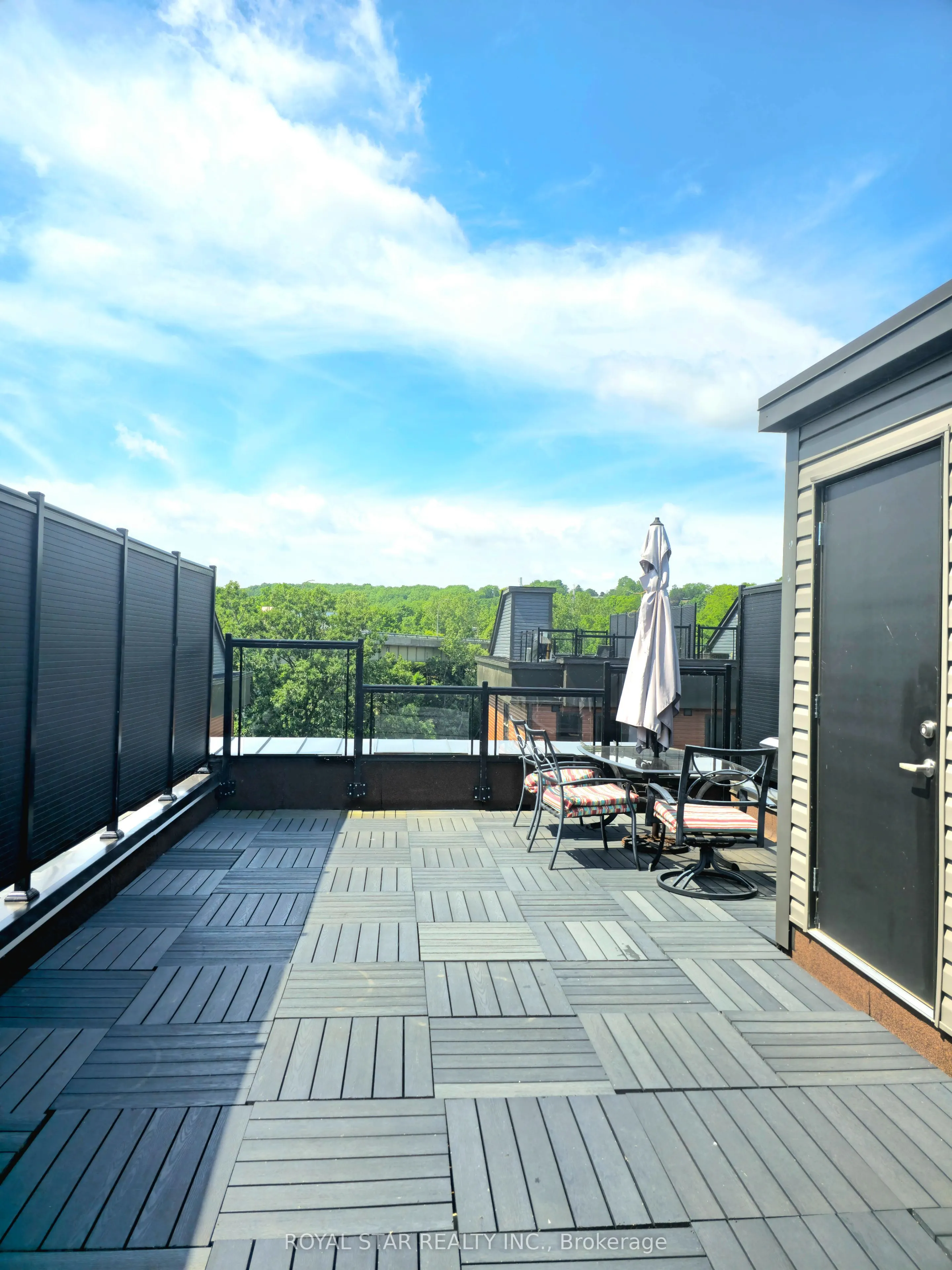 2 Willow Street, #33