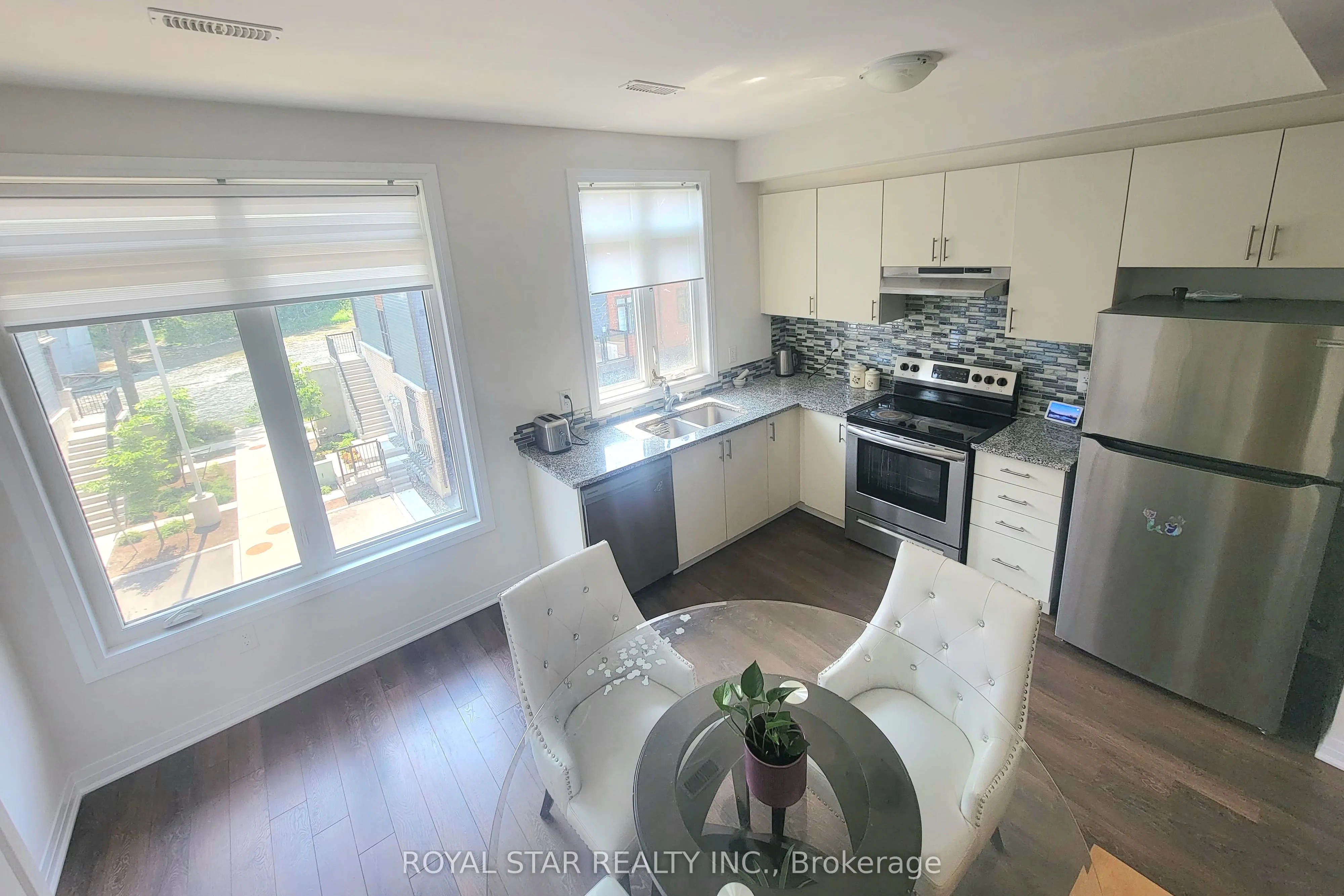 2 Willow Street, #33