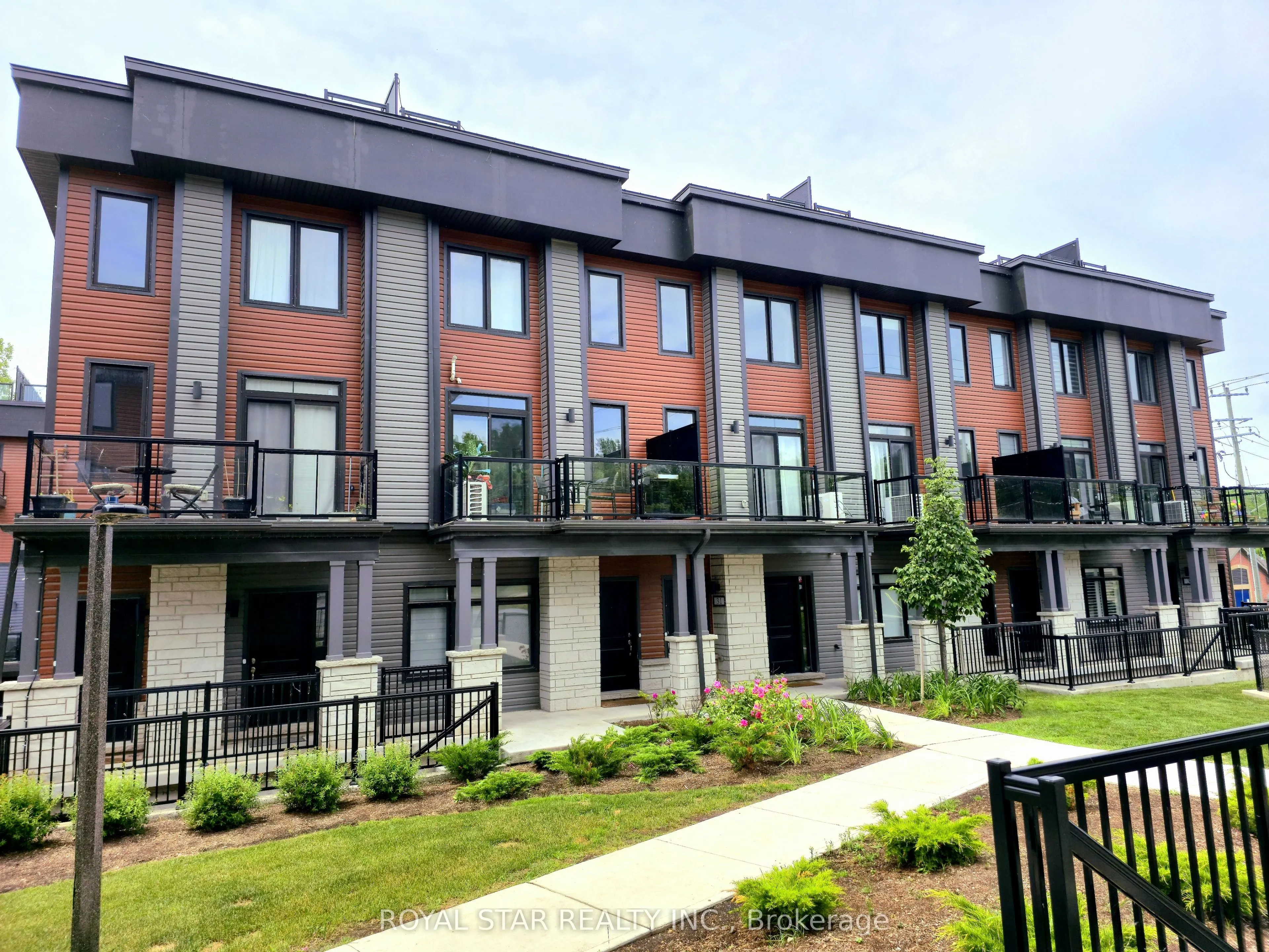 2 Willow Street, #33