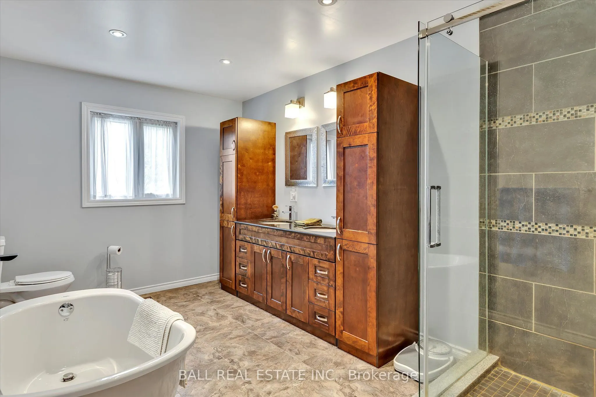 110 Lakeview Drive