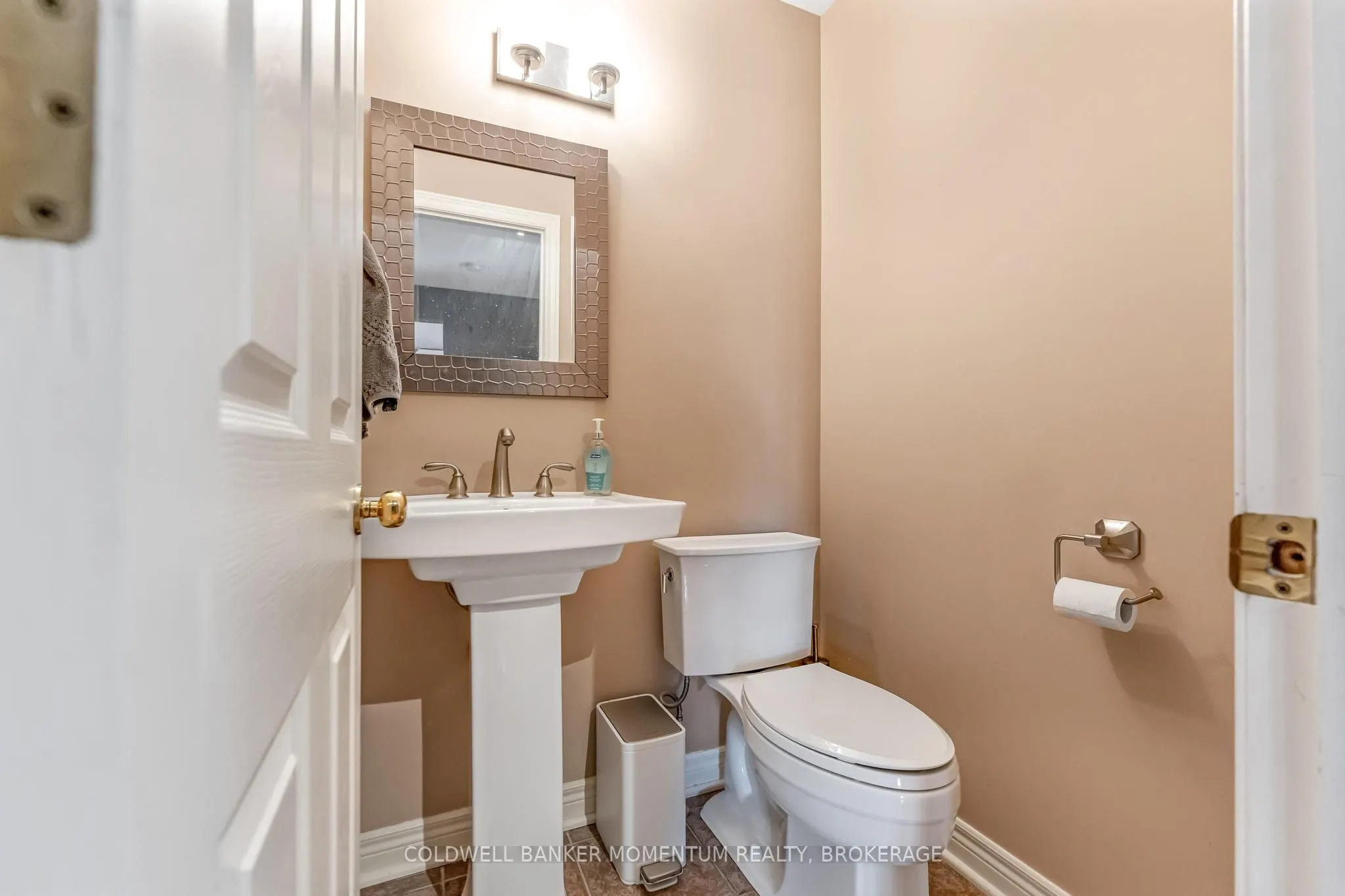 163 Crysler Crescent