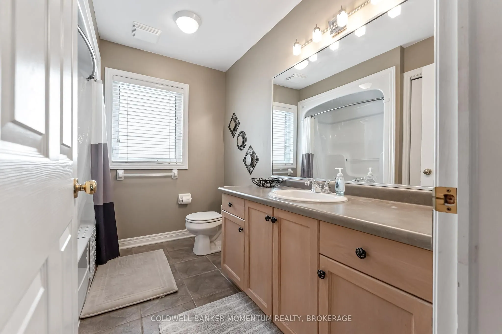 163 Crysler Crescent
