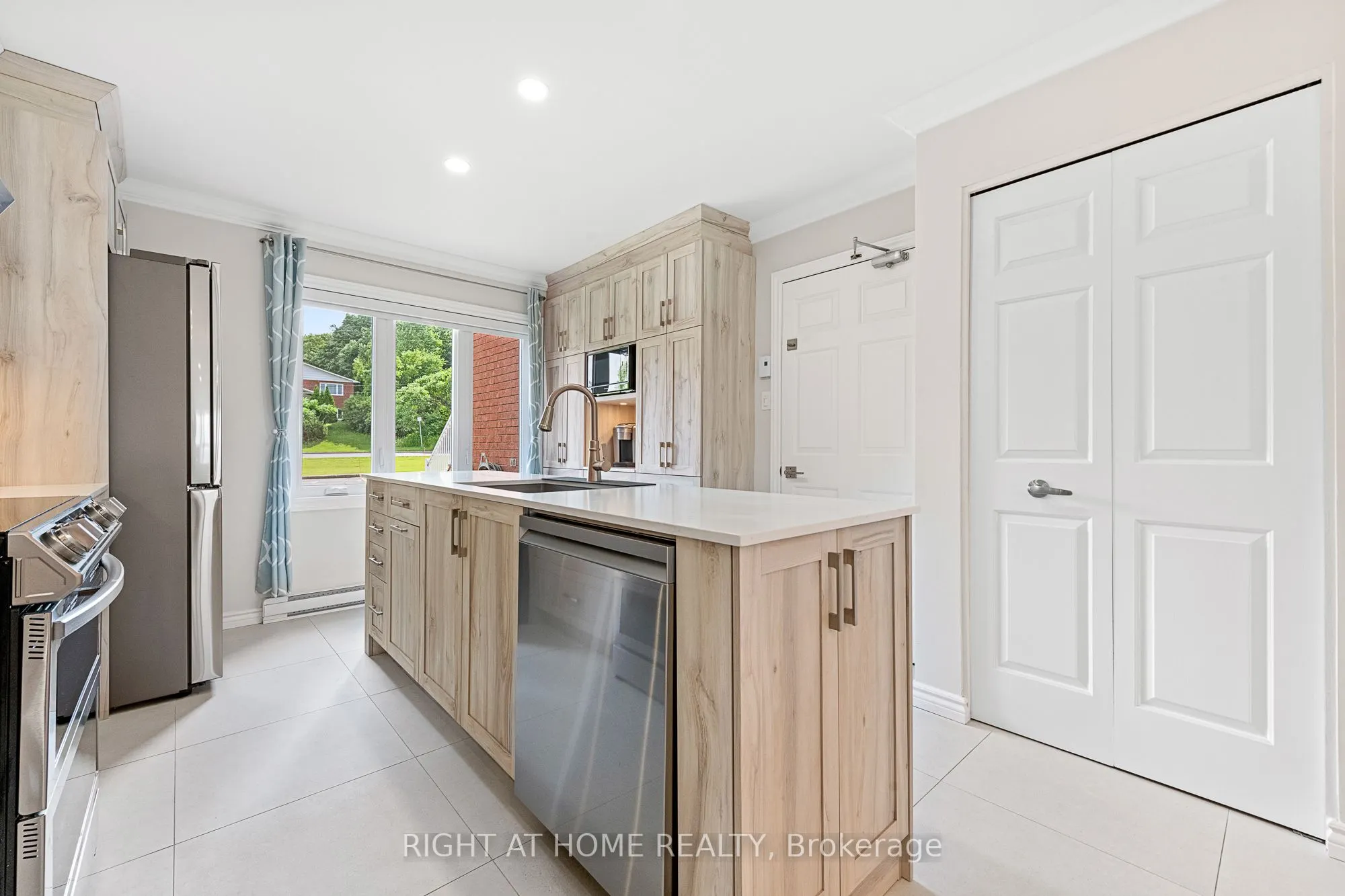 160 Edwards Street, #2B