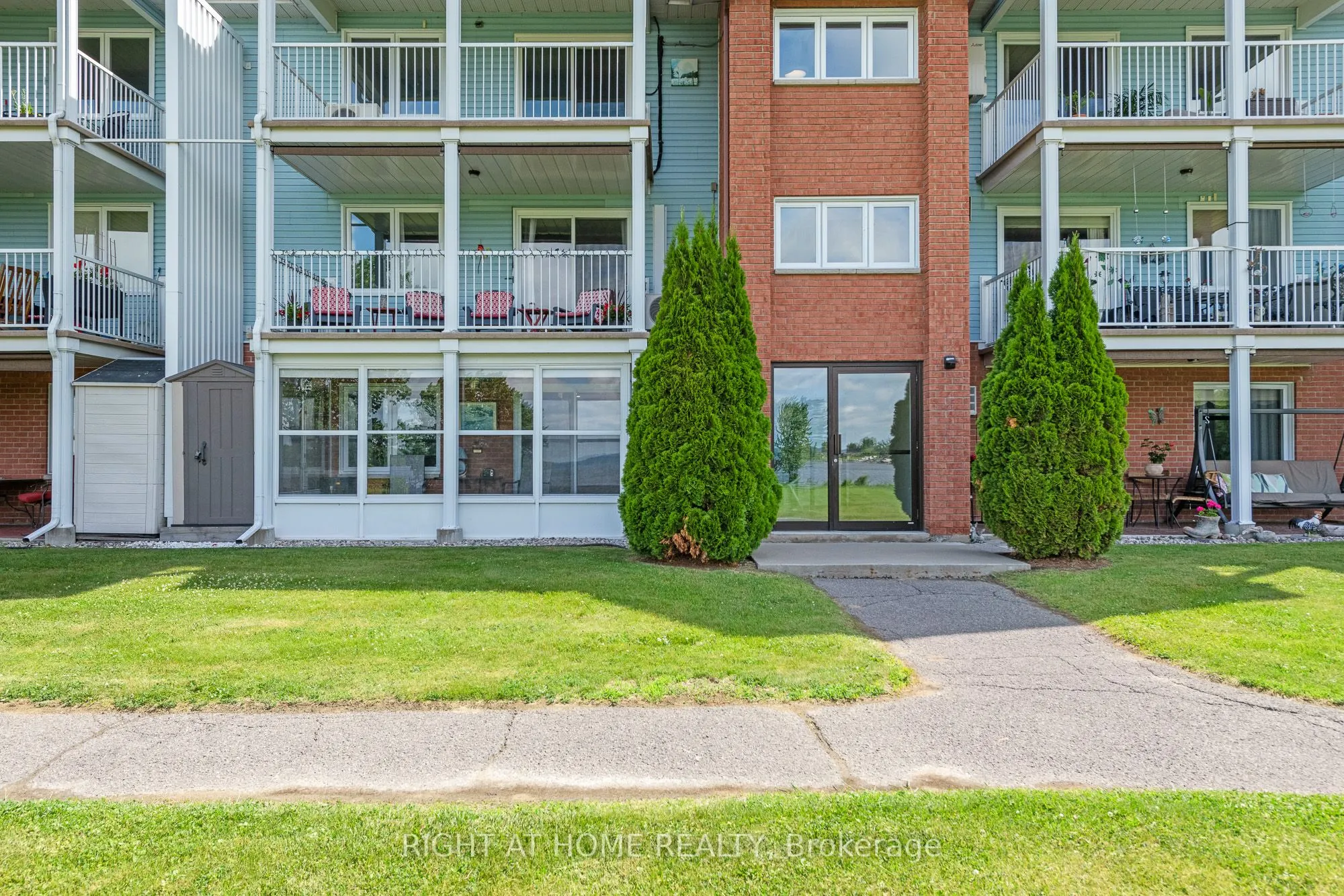 160 Edwards Street, #2B