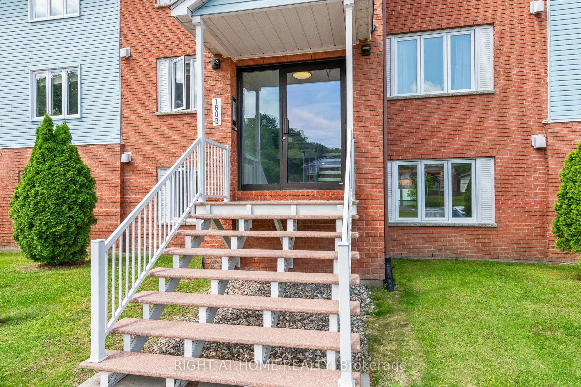 160 Edwards Street, #2B