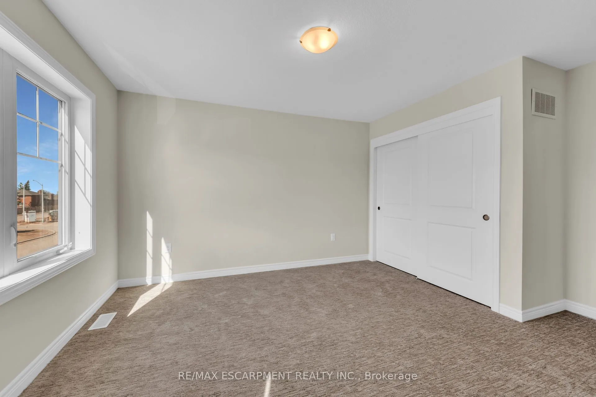 67 Starfire Crescent