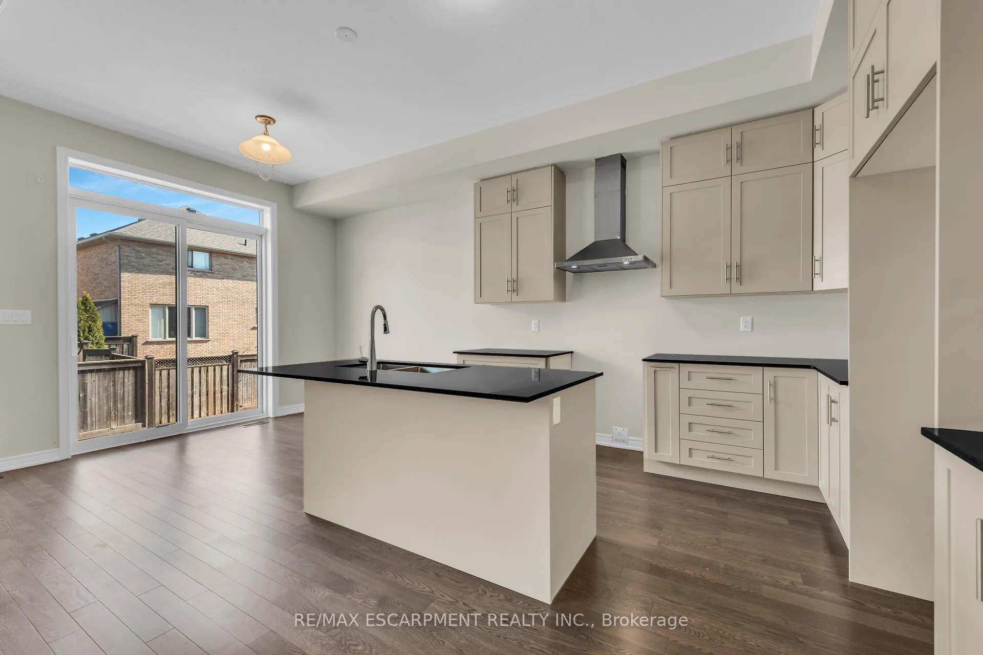67 Starfire Crescent