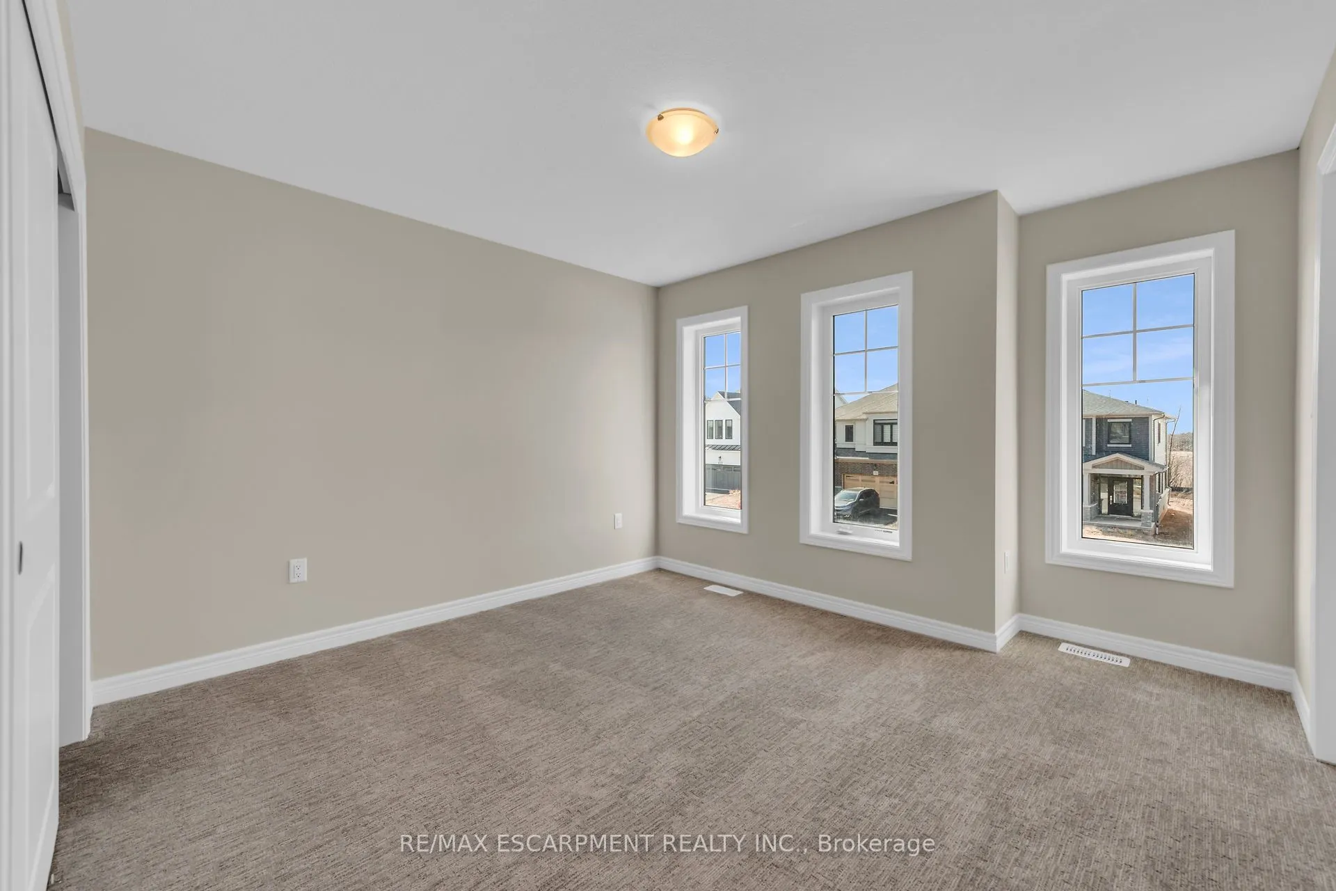 67 Starfire Crescent