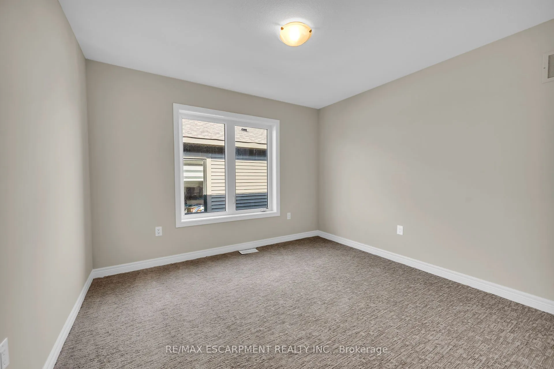 67 Starfire Crescent