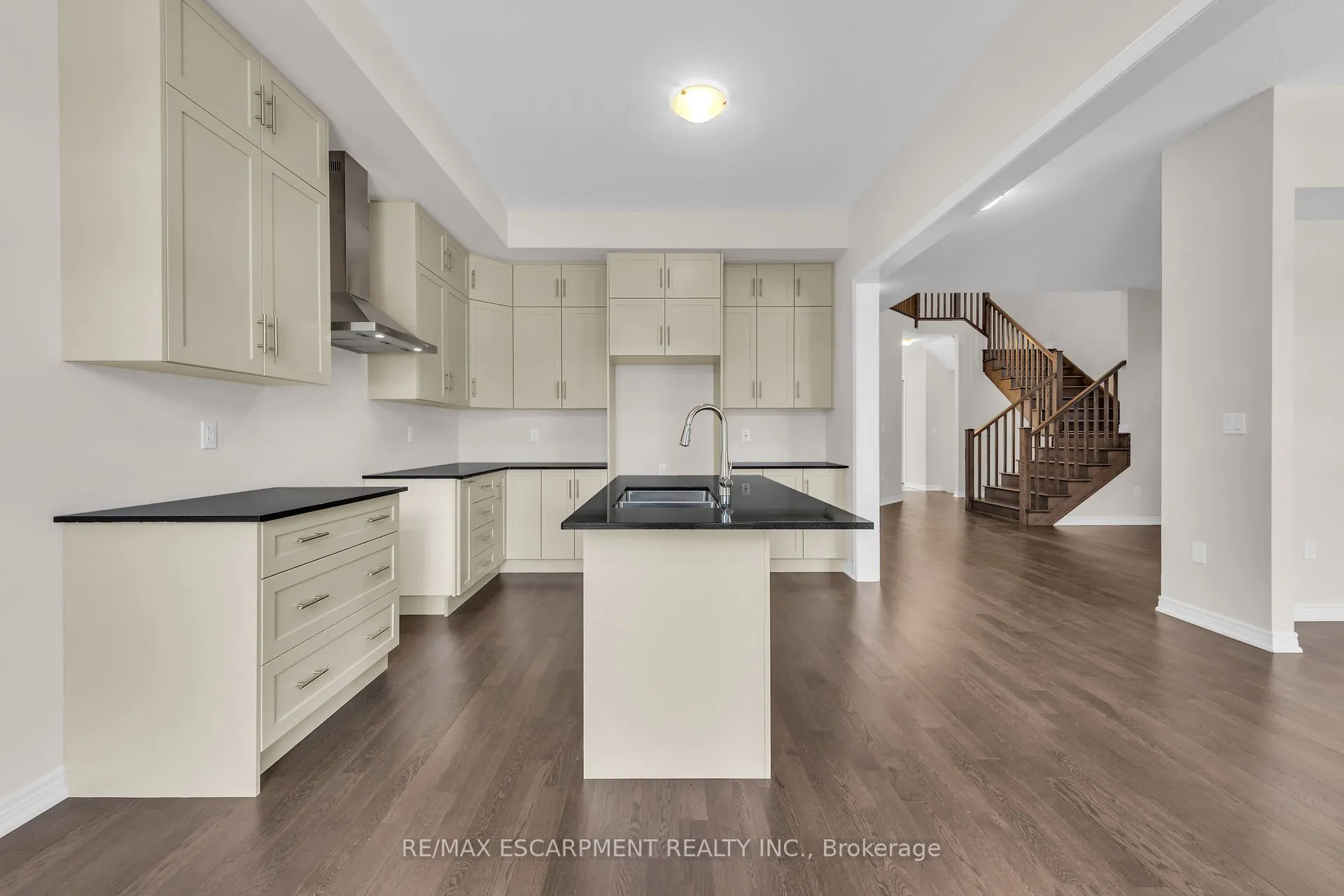 67 Starfire Crescent