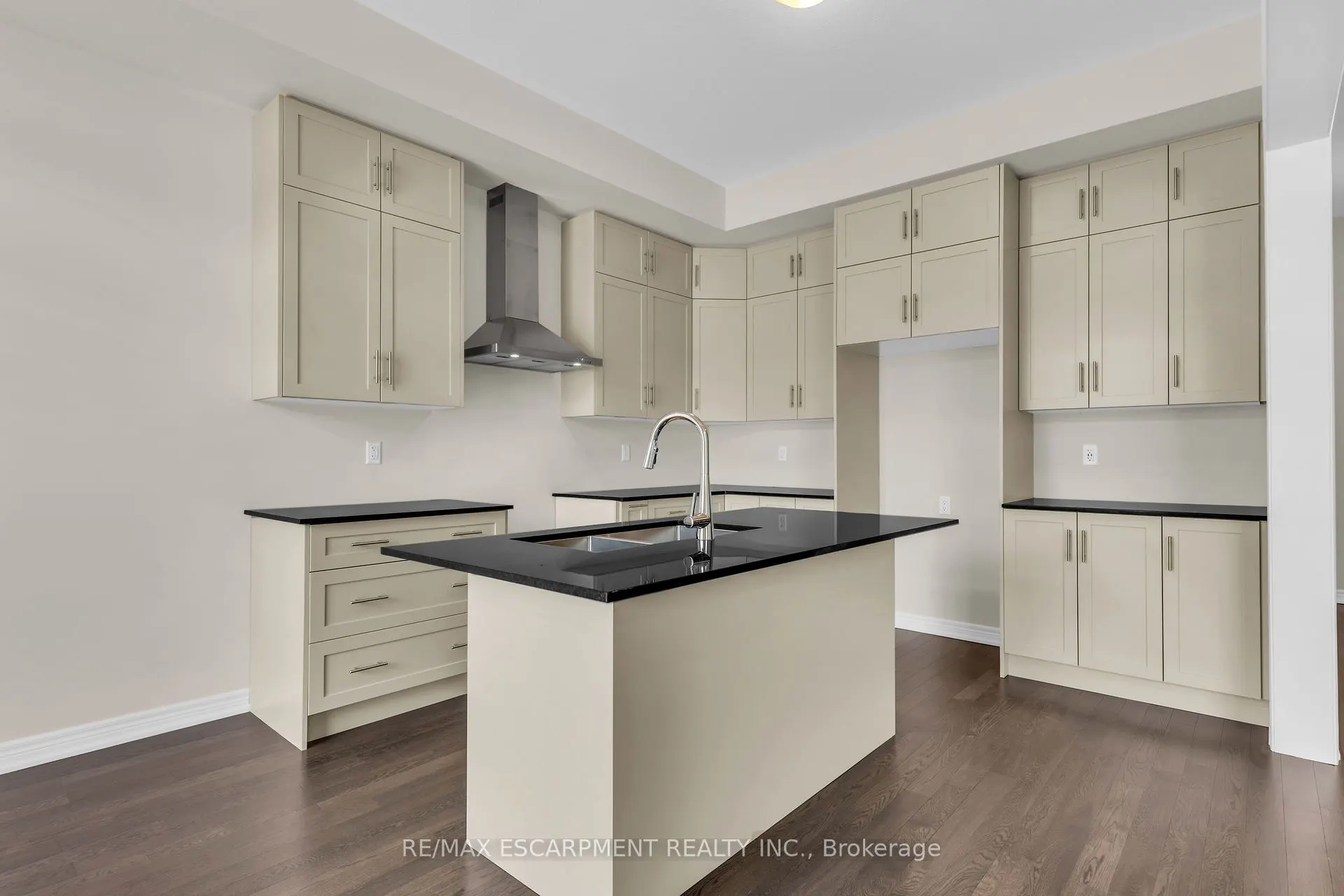67 Starfire Crescent