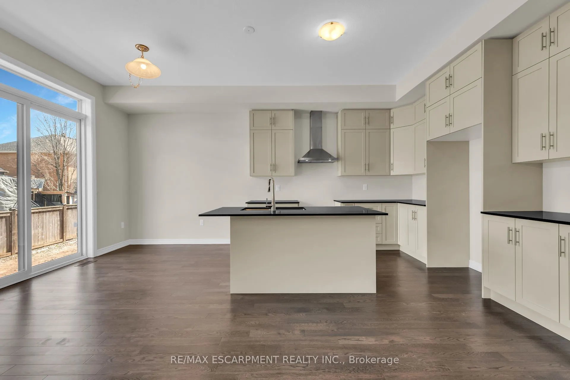 67 Starfire Crescent