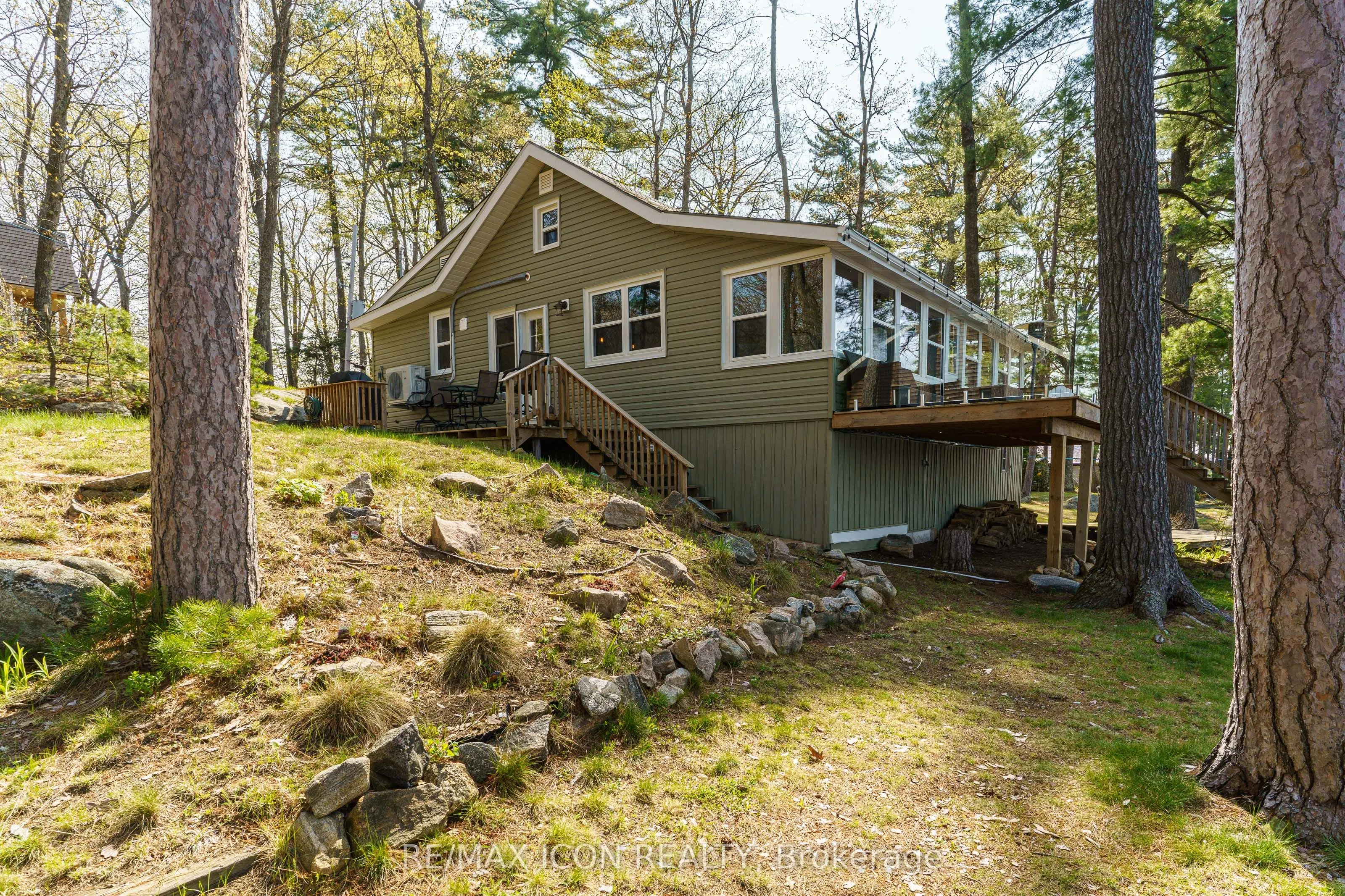 99 Bala Park Island